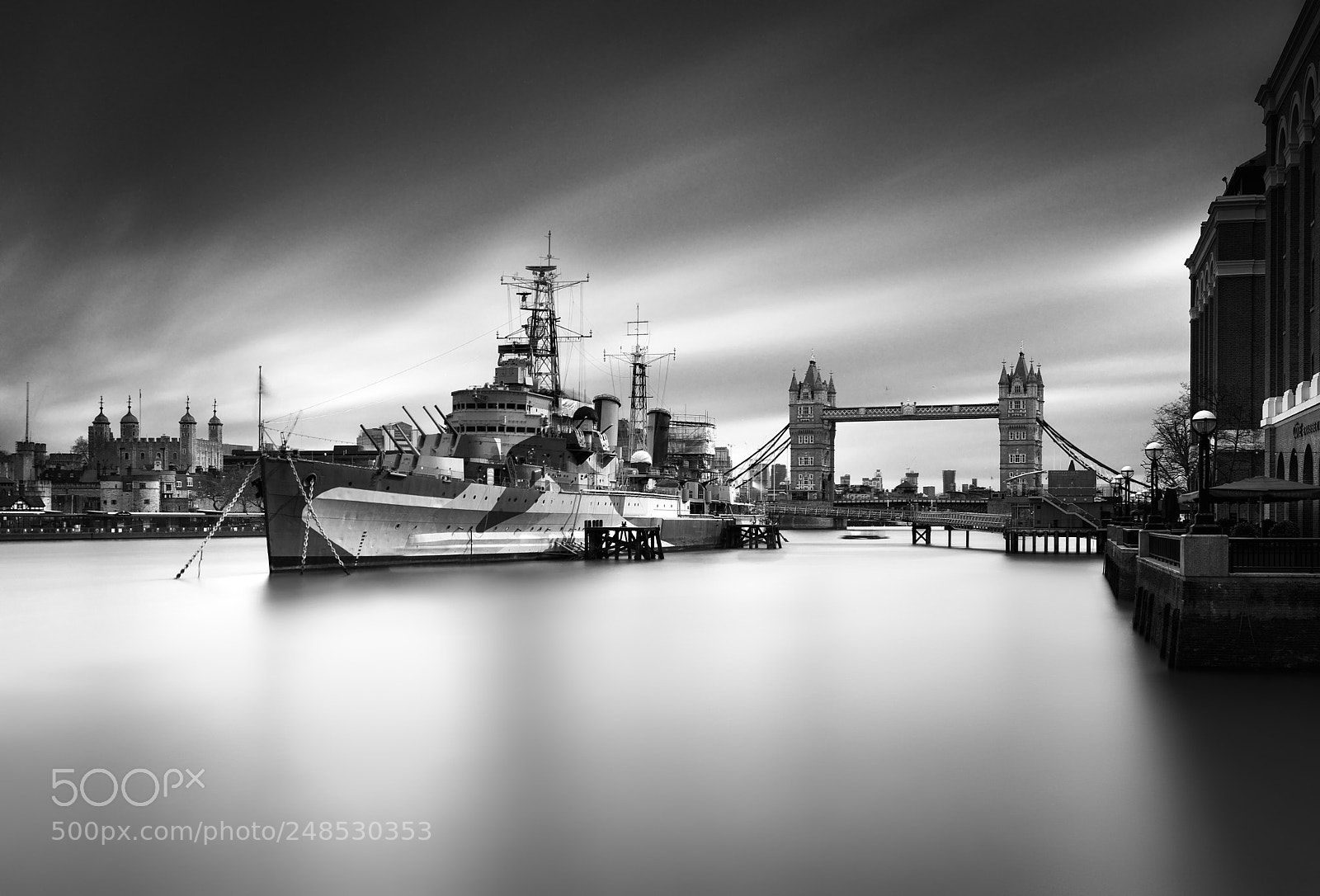 Nikon D810 sample photo. The thames - vulture photography