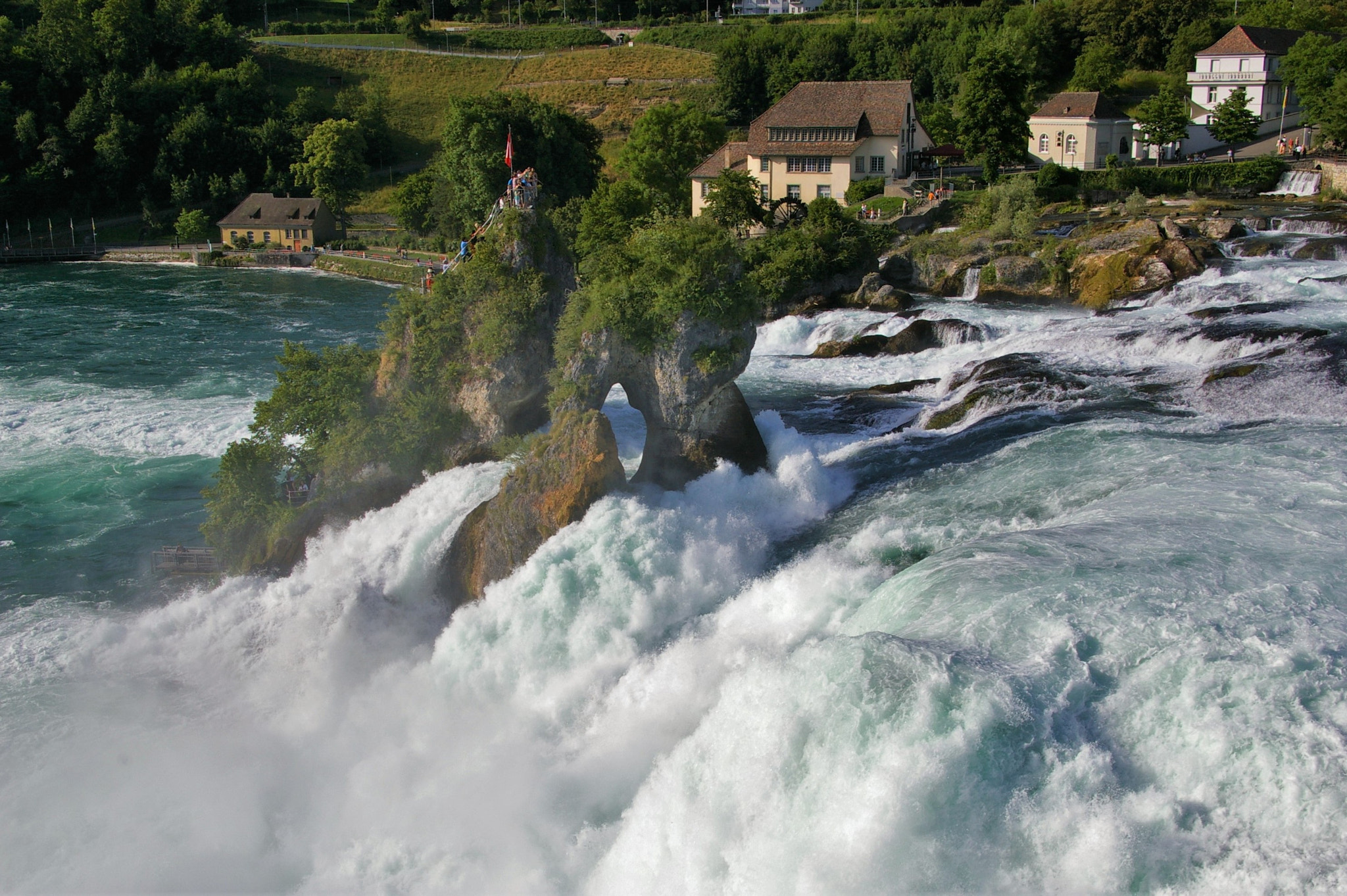 Pentax K100D Super + Pentax smc DA 18-55mm F3.5-5.6 AL sample photo. Rheinfall schaffhausen photography