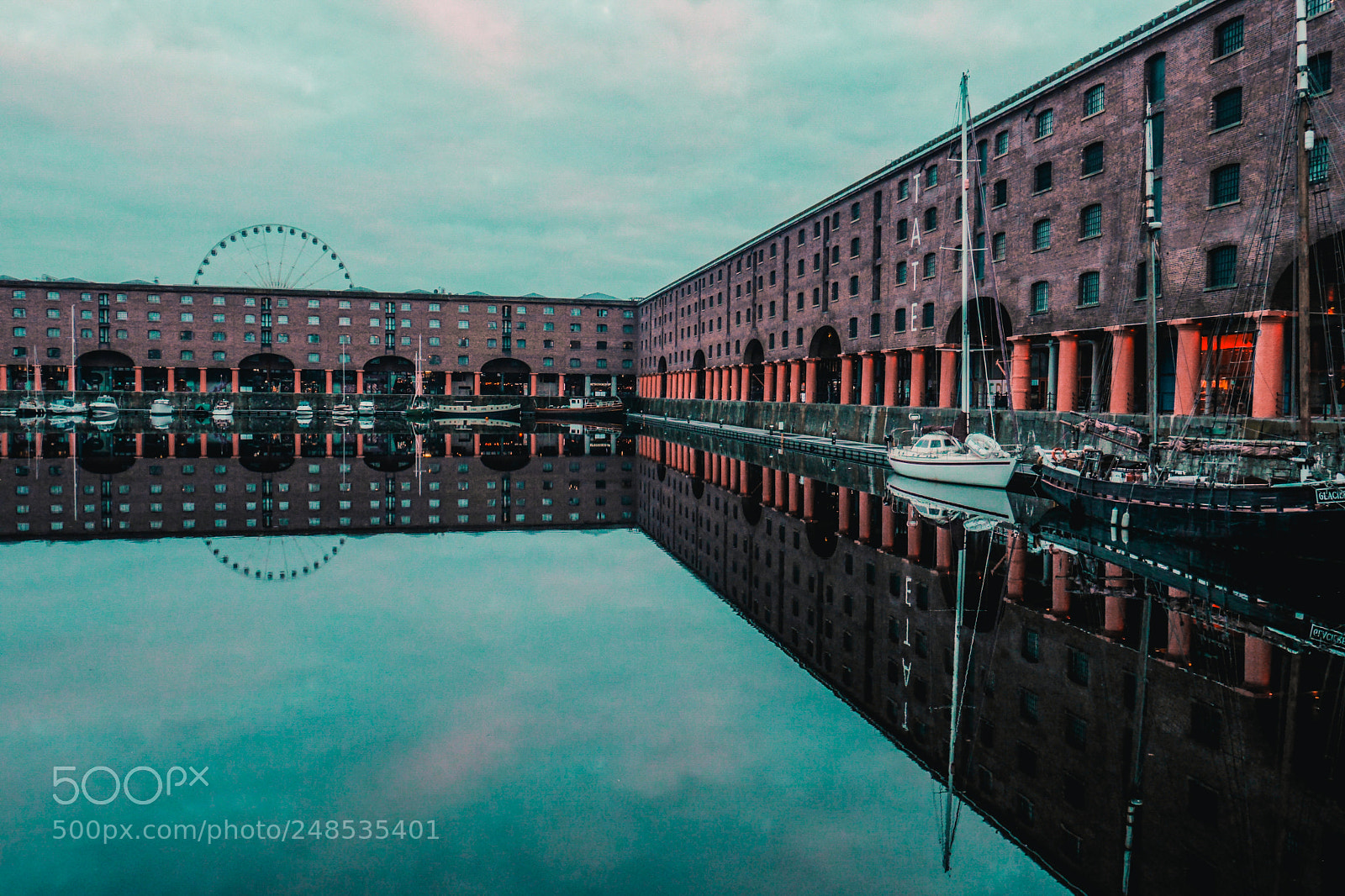 Panasonic Lumix DMC-GH3 sample photo. Albert docks photography