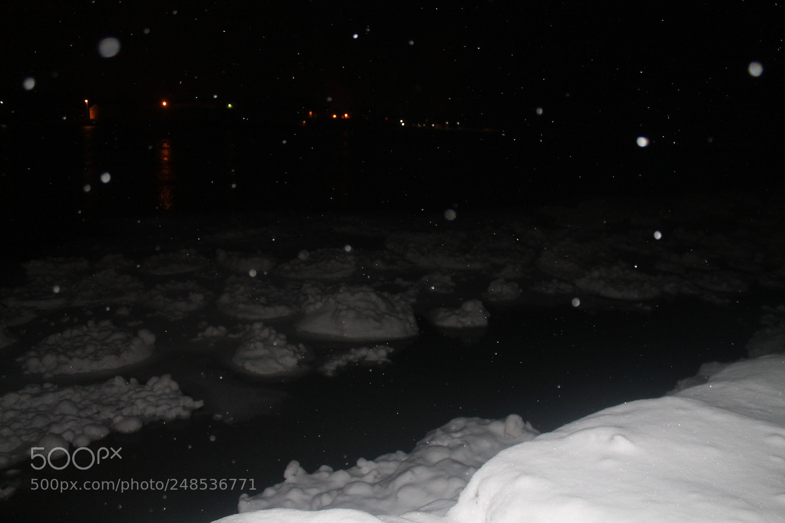Canon EOS 1100D (EOS Rebel T3 / EOS Kiss X50) sample photo. Night burgs photography