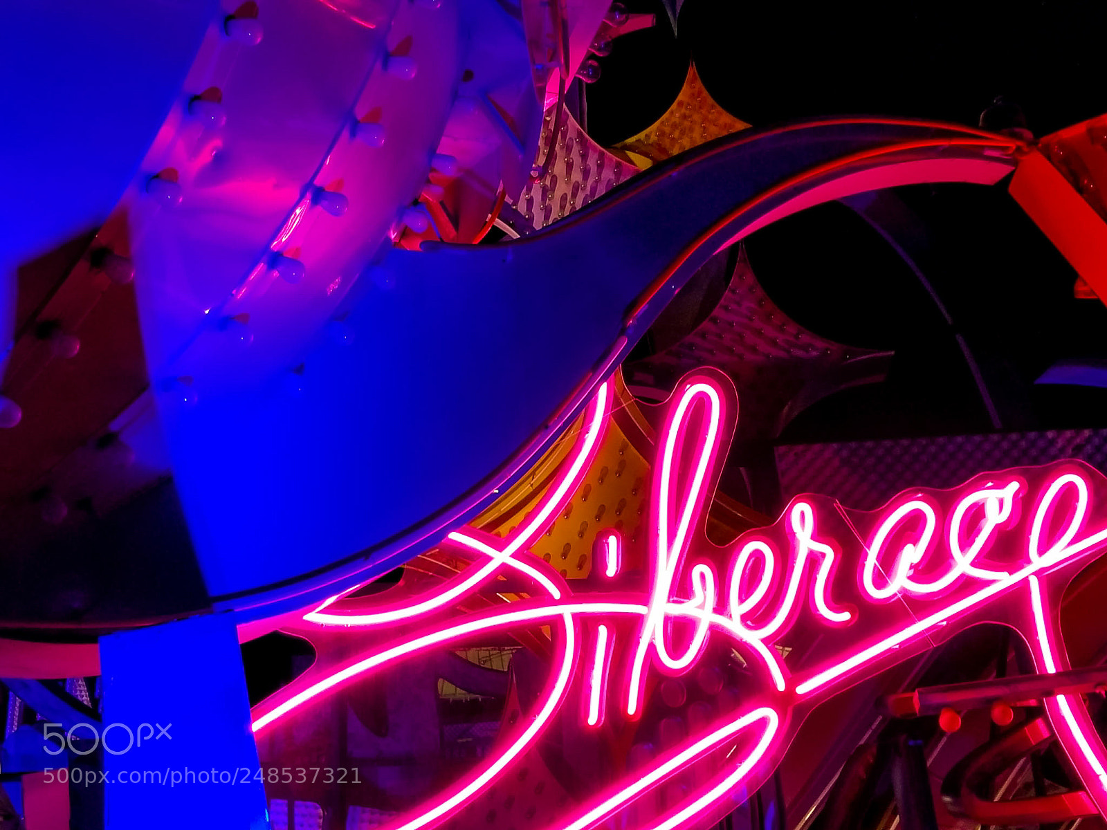 Samsung Galaxy S8+ sample photo. Las vegas neon sign photography