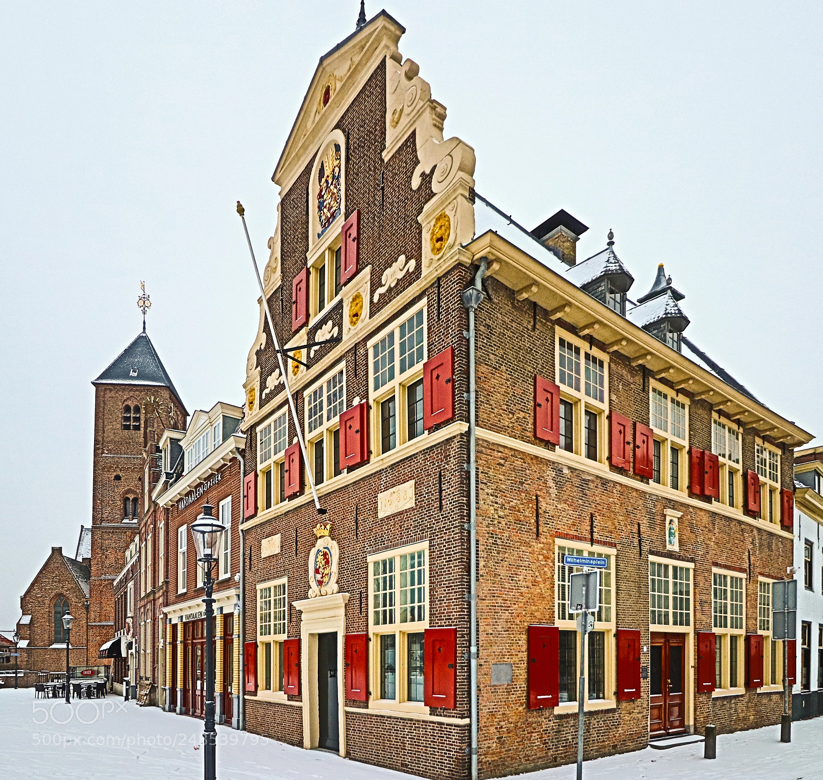 Canon EOS 800D (EOS Rebel T7i / EOS Kiss X9i) sample photo. Naaldwijk townhall and church photography