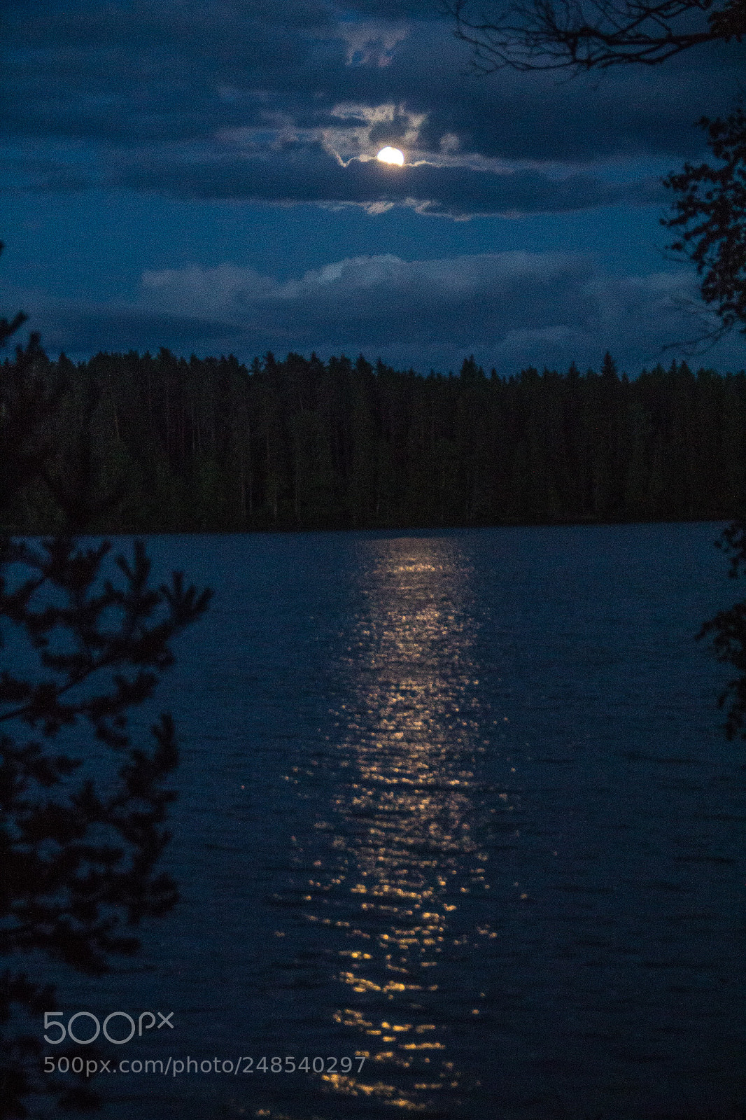 Canon EOS 600D (Rebel EOS T3i / EOS Kiss X5) sample photo. Moon photography