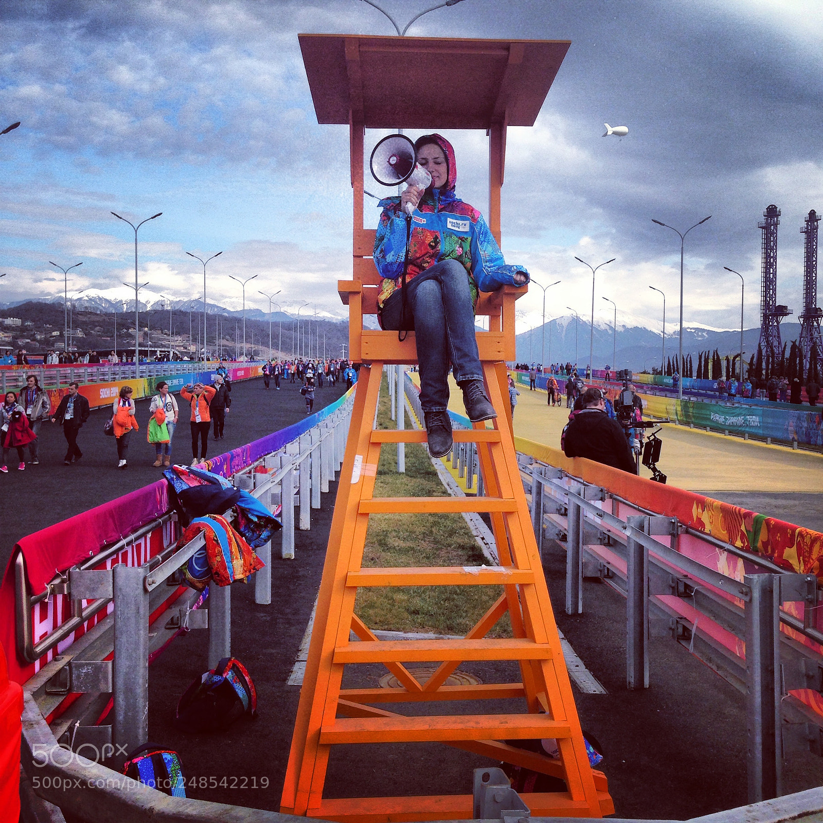 Apple iPhone 5 sample photo. Sochi olympic volunteer stand photography