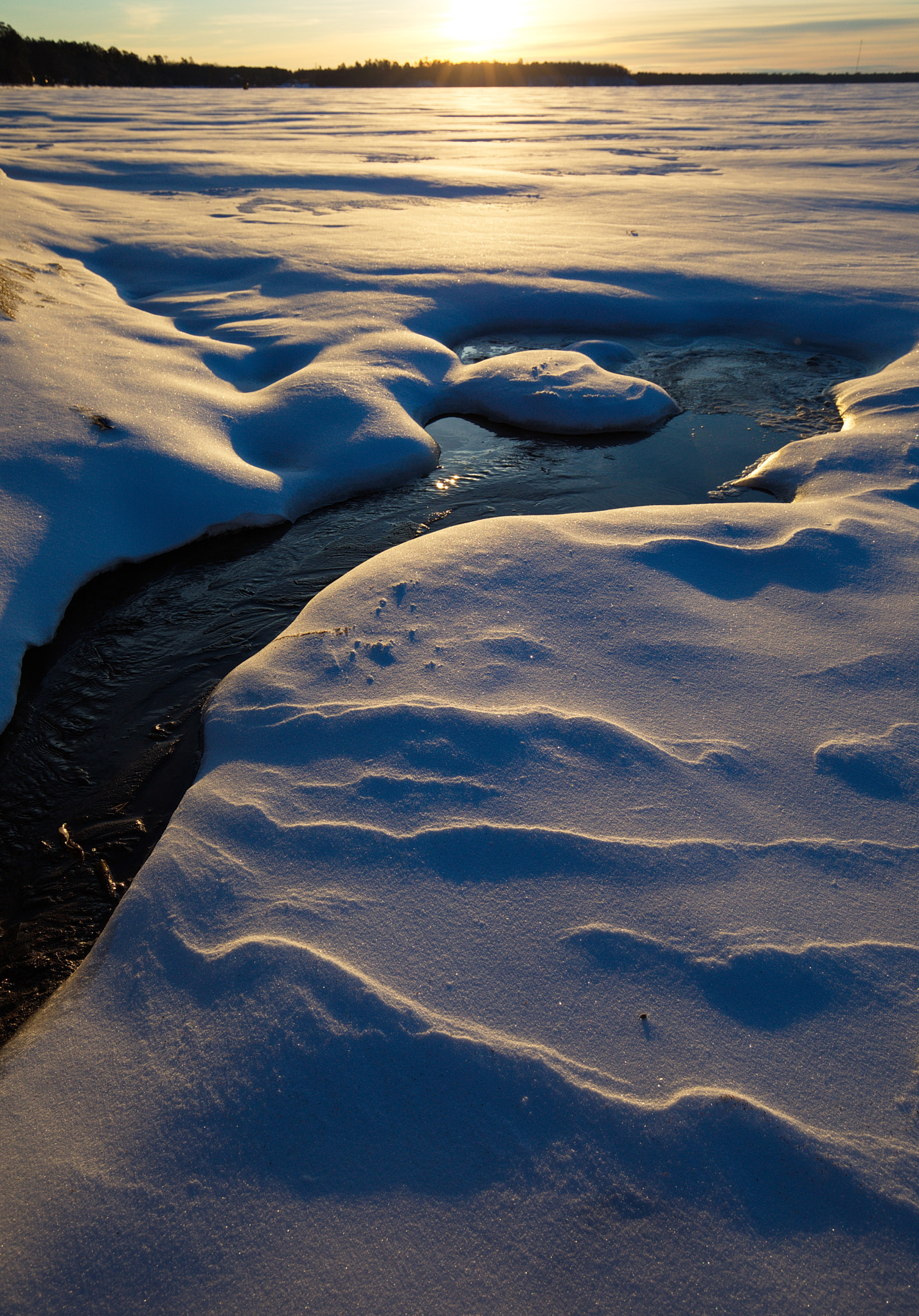 Canon EF 16-35mm F4L IS USM sample photo. Fresh snow photography