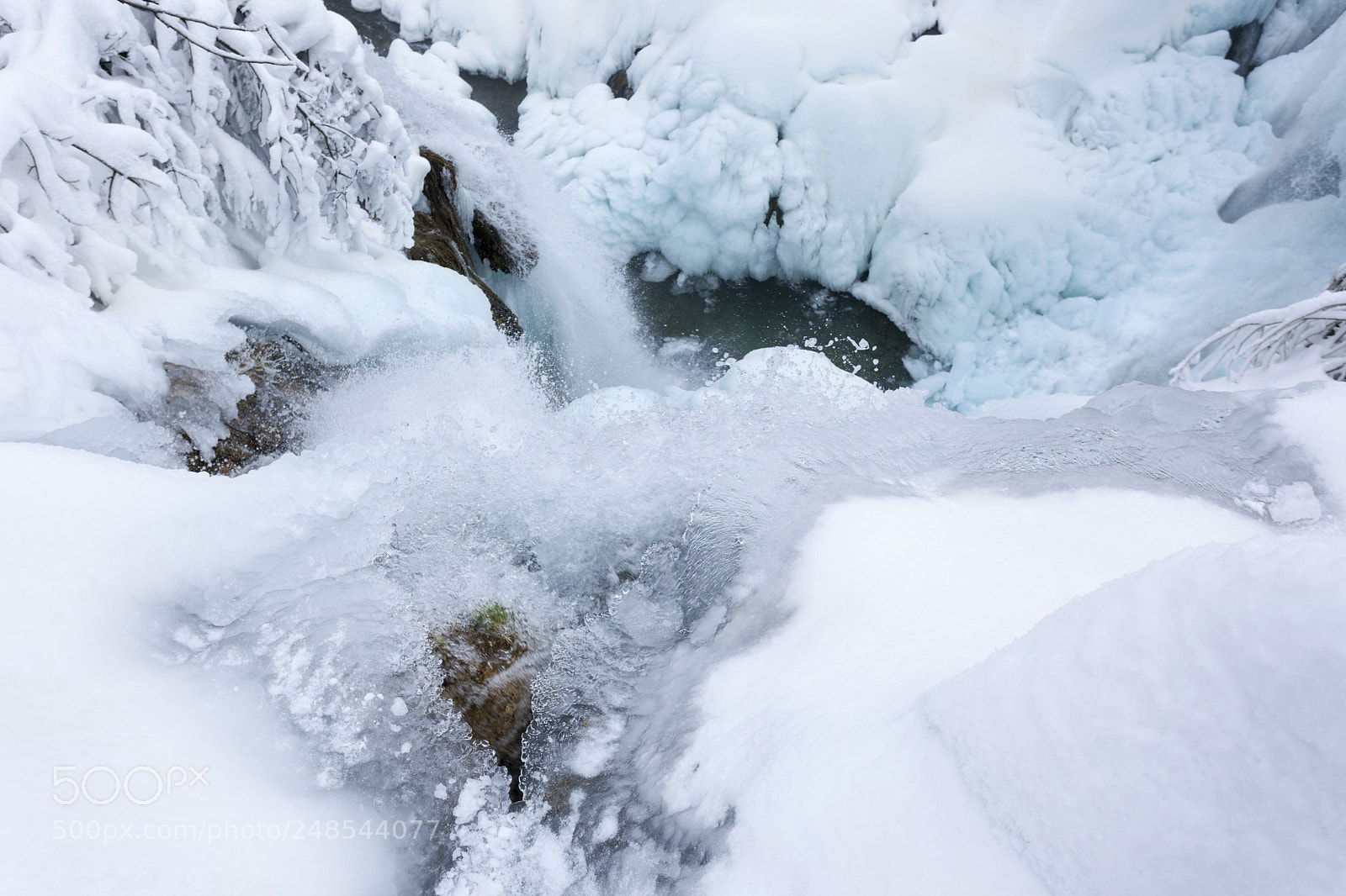 Canon EOS 5D Mark II sample photo. Frozen plitvice lakes photography