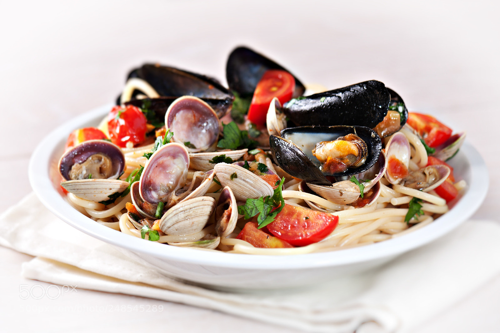 Canon EOS 40D sample photo. Seafood spaghetti photography