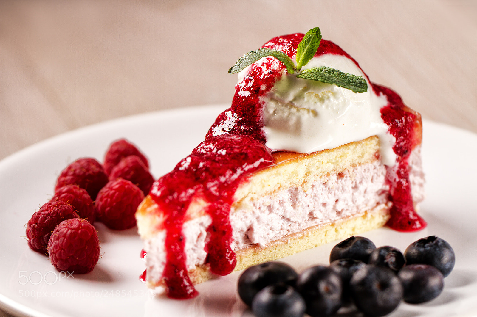 Canon EOS 7D sample photo. Slice of cake with photography