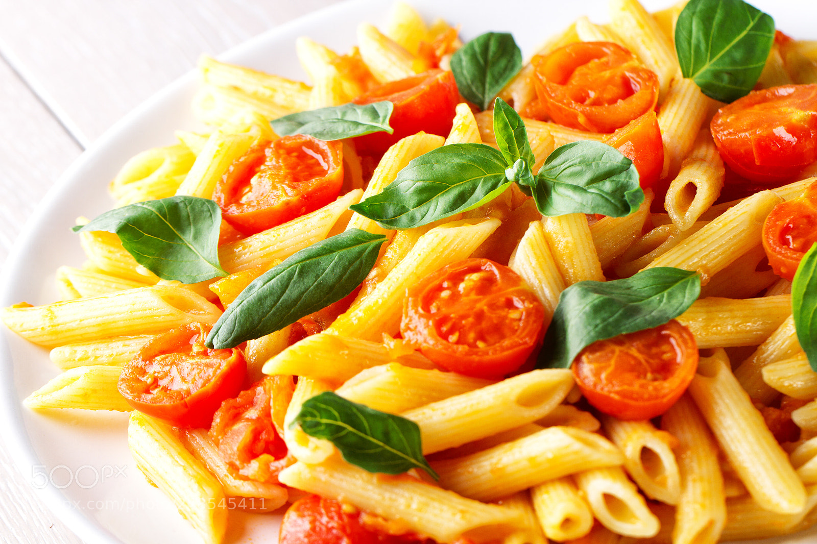 Canon EOS 7D sample photo. Pasta with fresh tomatoes photography