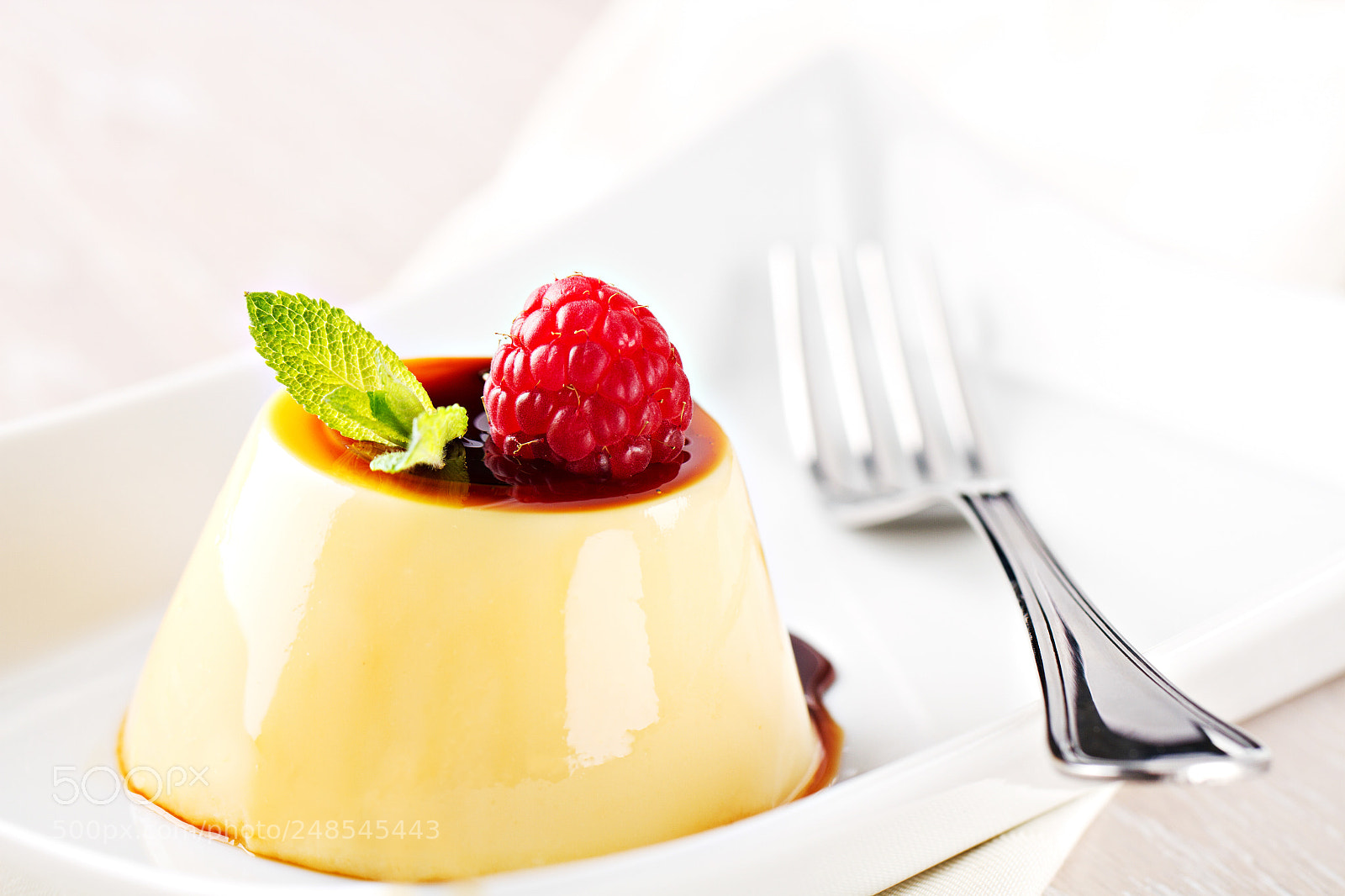 Canon EOS 7D sample photo. Creme brulee with raspberries photography