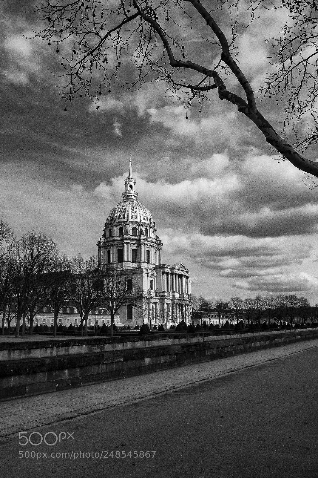 Olympus OM-D E-M10 II sample photo. Les invalides photography