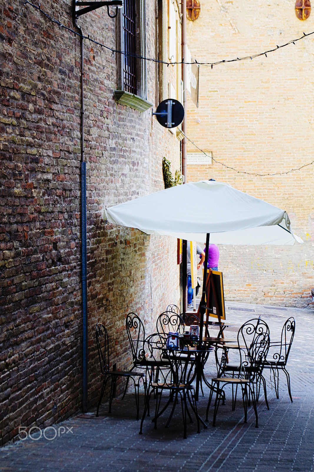 Pentax K-S2 sample photo. Relaxing point in the alley photography