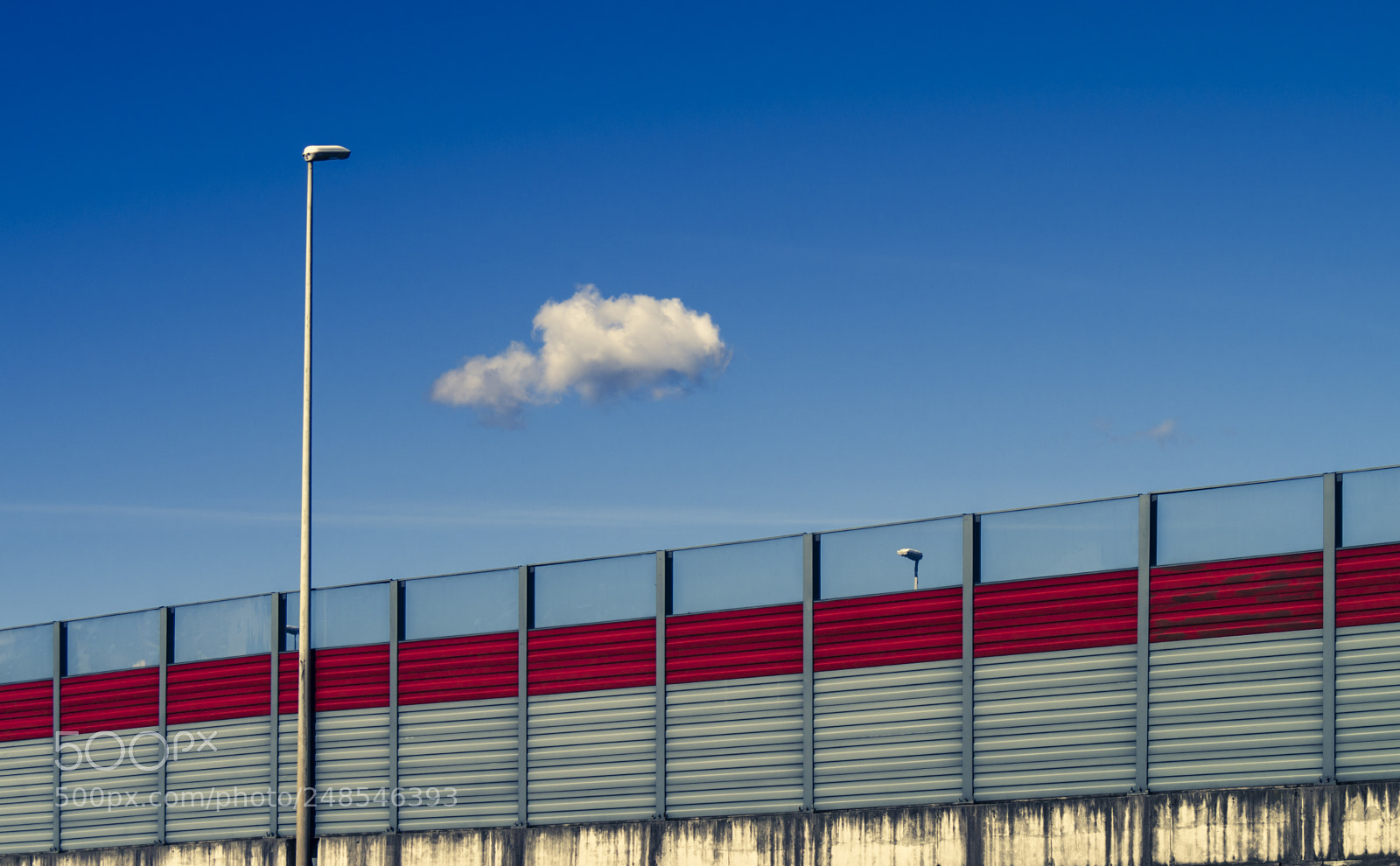 Pentax K-50 sample photo. Farolas observando el tr photography