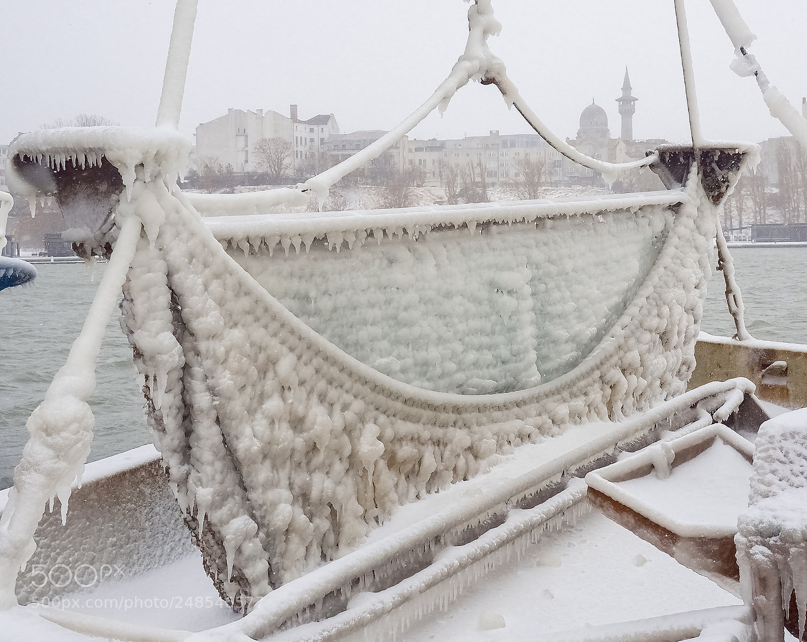 Olympus OM-D E-M10 II sample photo. The magic of ice  1 photography