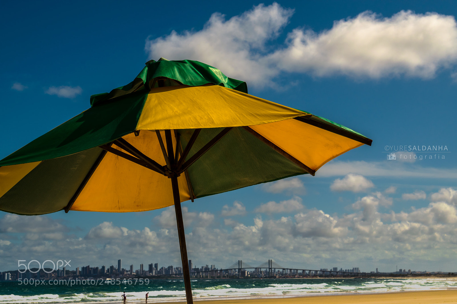 Nikon D5300 sample photo. O guarda-sol the beach photography