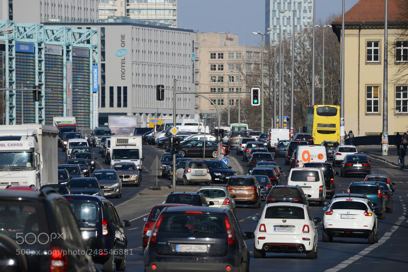 Nikon D800 sample photo. Autoverkehr in berlin, m photography