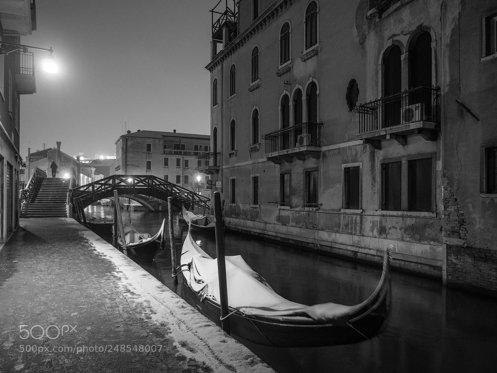 Olympus OM-D E-M10 II sample photo. Gondola in the snow photography