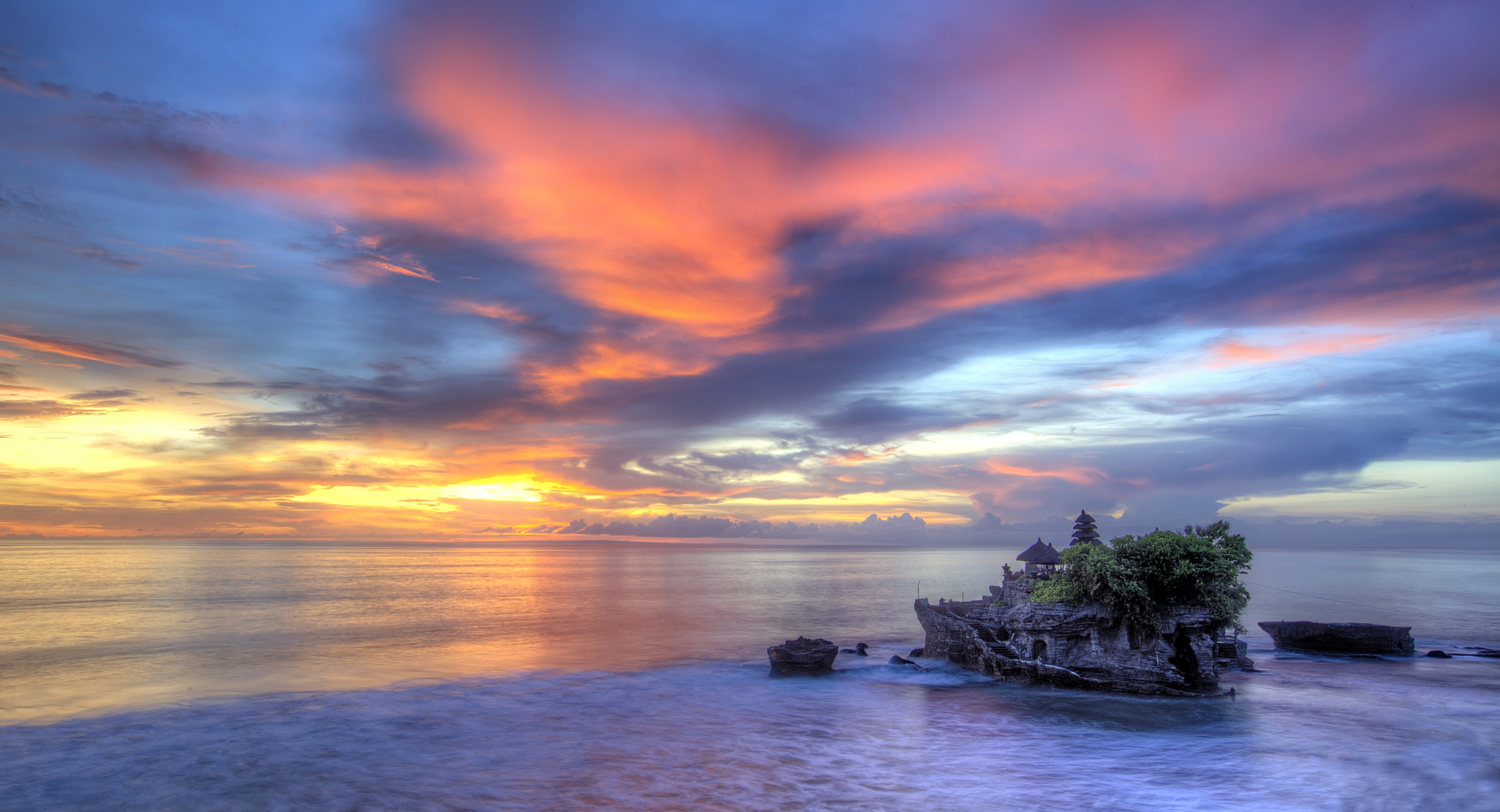 Canon EF 16-35mm F2.8L II USM sample photo. Tanah lot sunset photography