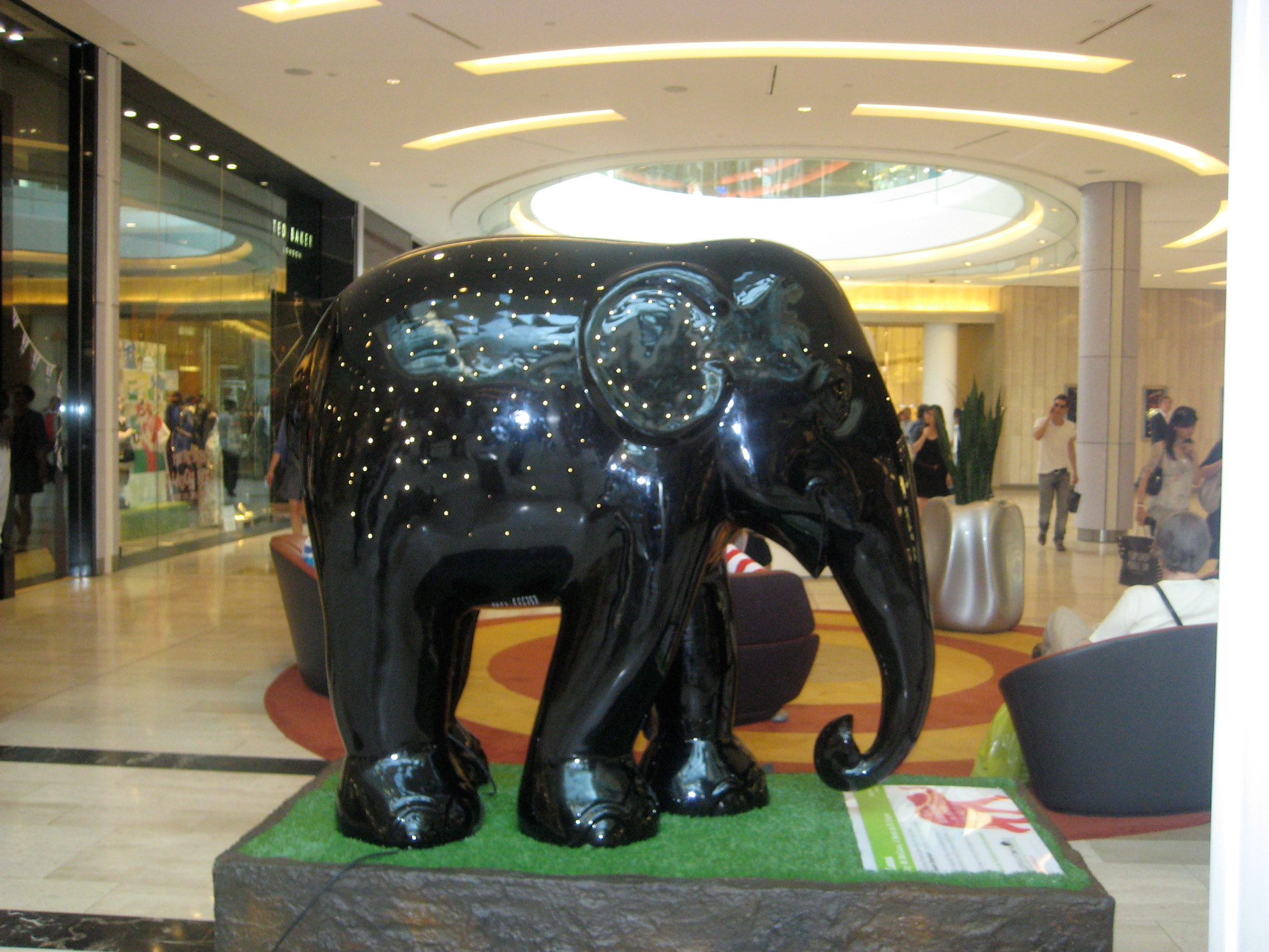 Canon DIGITAL IXUS 75 sample photo. Elephant parade photography