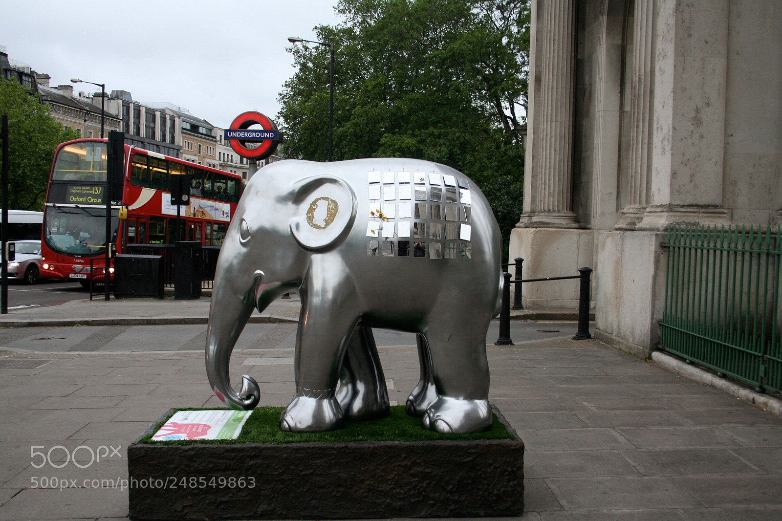 Canon EOS 350D (EOS Digital Rebel XT / EOS Kiss Digital N) sample photo. Elephant parade photography
