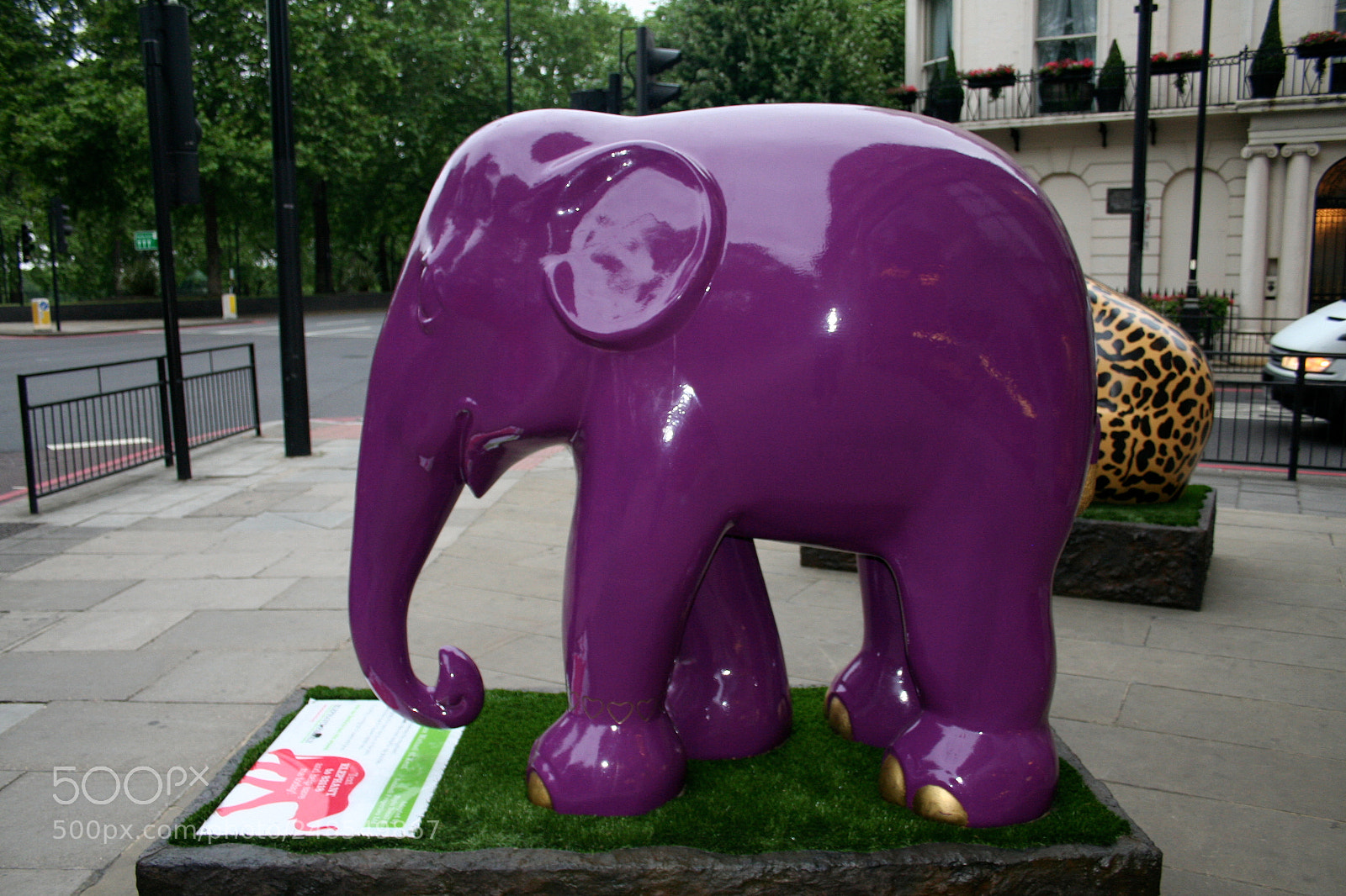 Canon EOS 350D (EOS Digital Rebel XT / EOS Kiss Digital N) sample photo. Elephant parade photography
