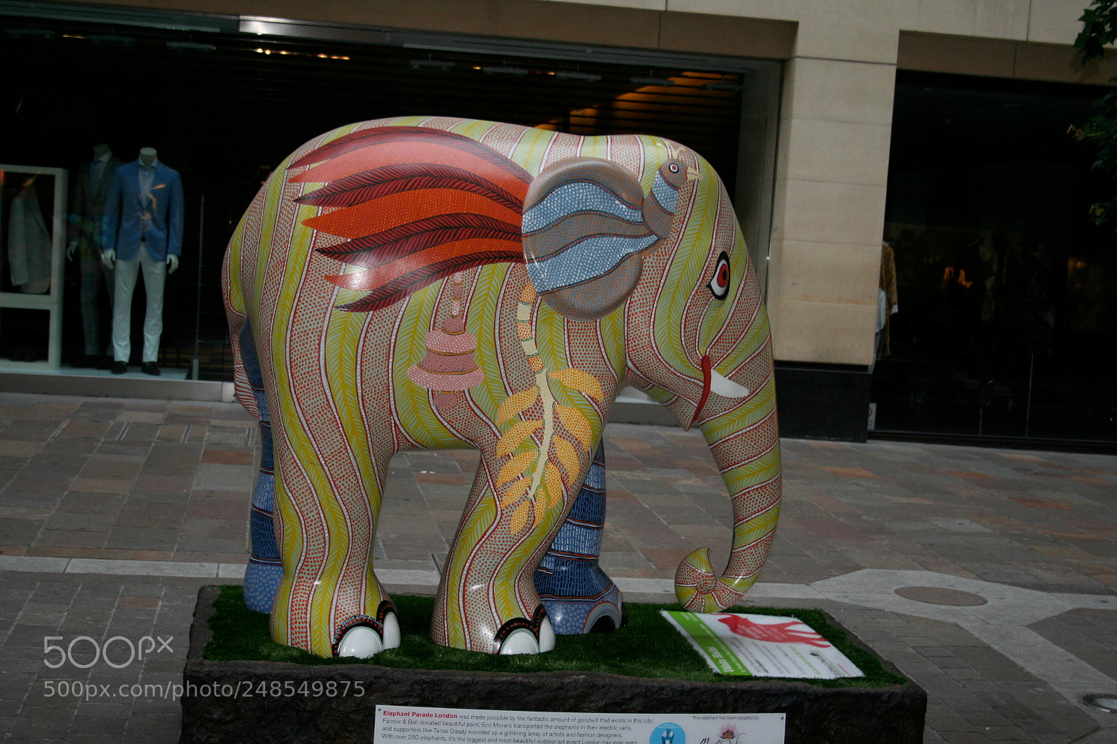 Canon EOS 350D (EOS Digital Rebel XT / EOS Kiss Digital N) sample photo. Elephant parade photography