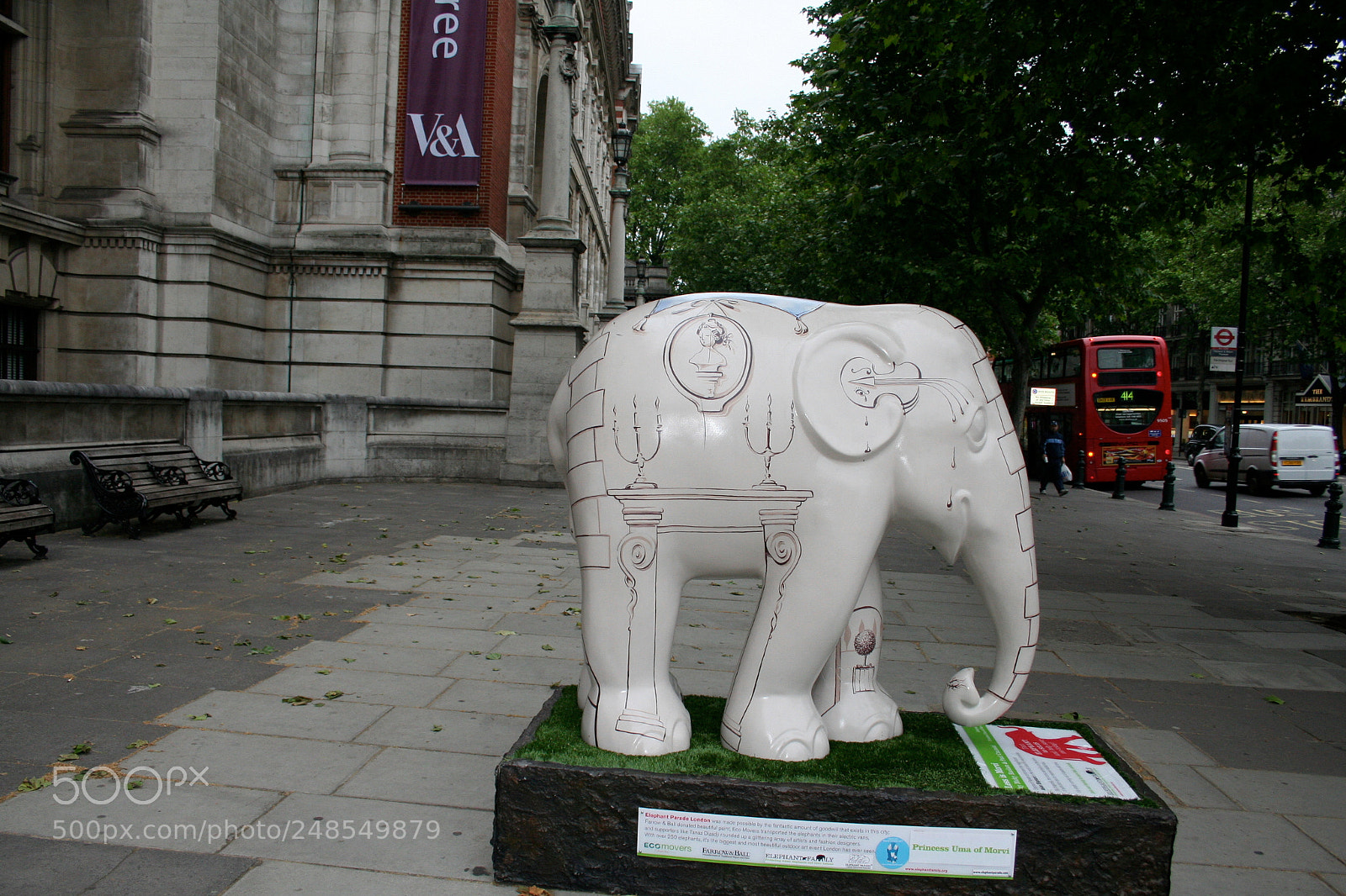 Canon EOS 350D (EOS Digital Rebel XT / EOS Kiss Digital N) sample photo. Elephant parade photography