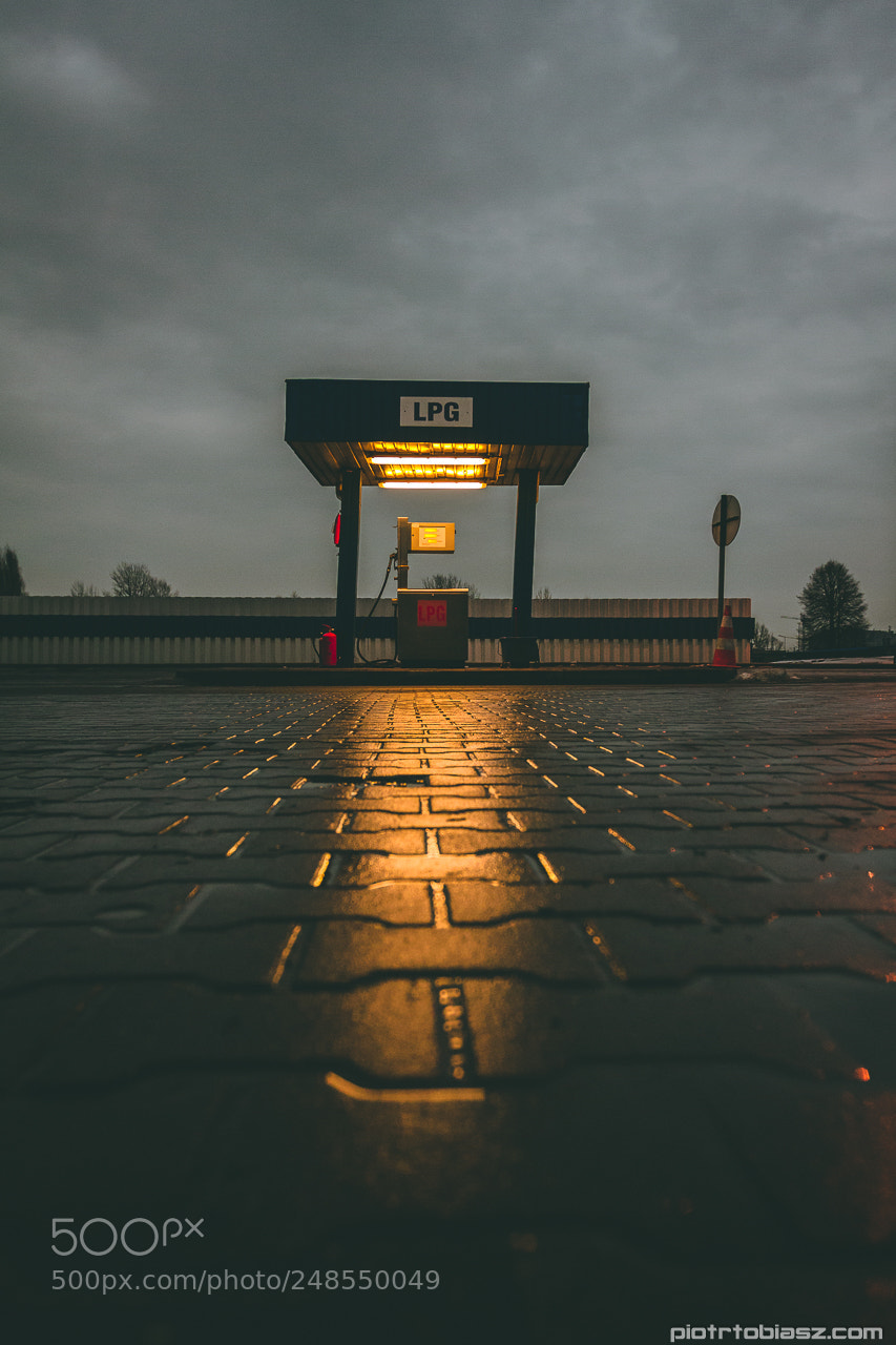 Canon EOS 7D sample photo. Gas station. photography