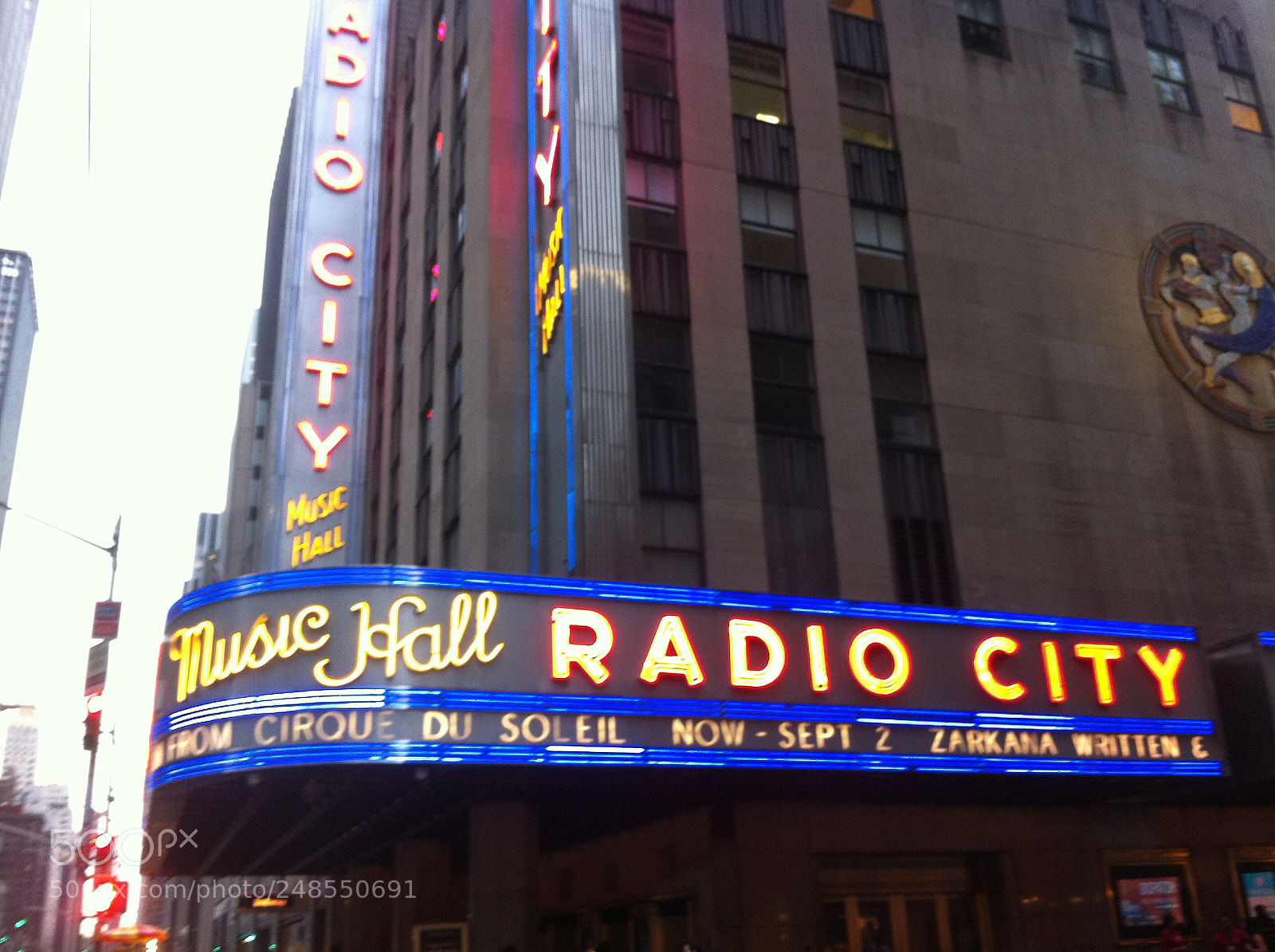 Apple iPhone 4 sample photo. Radio city. summer photography
