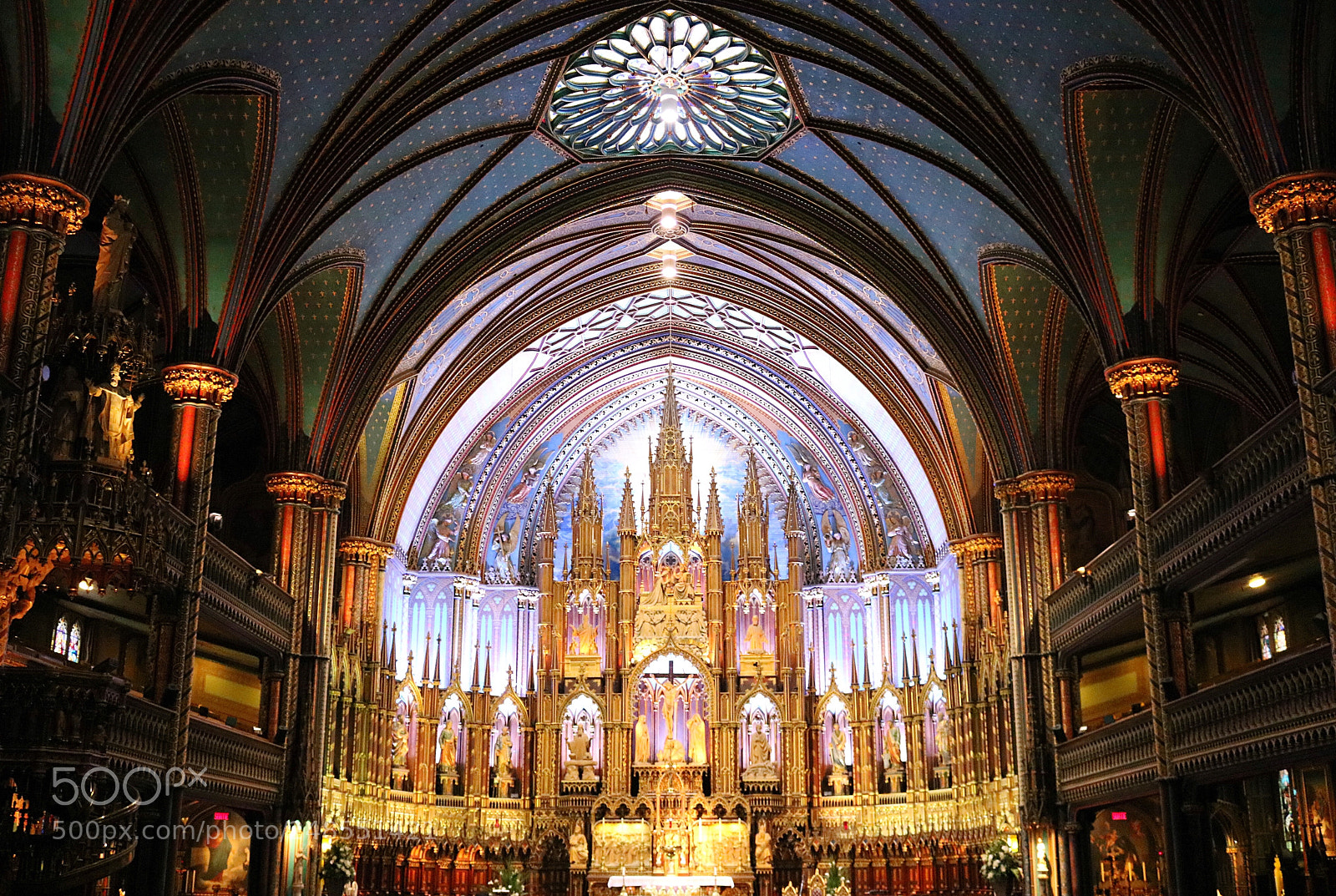 Canon EOS 750D (EOS Rebel T6i / EOS Kiss X8i) sample photo. Notre-dame basilica photography