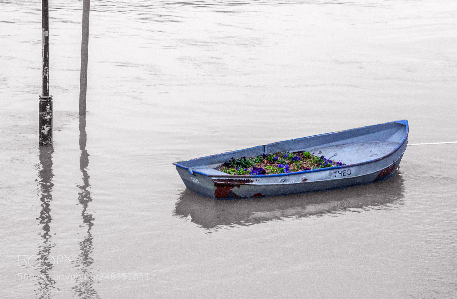 Canon EOS 700D (EOS Rebel T5i / EOS Kiss X7i) sample photo. La barque bleue the photography