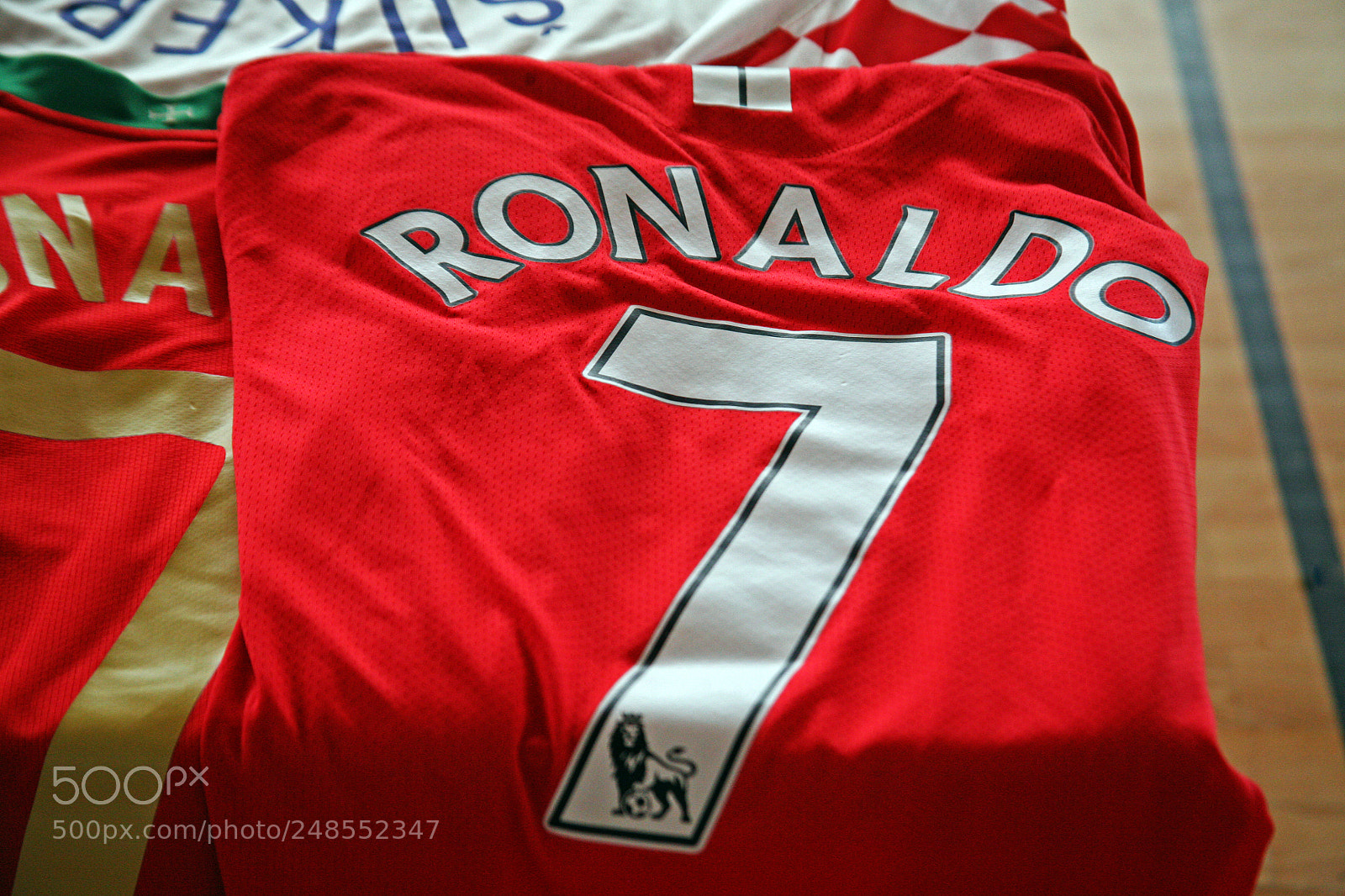 Canon EOS 5D sample photo. Ronaldo original  football jersey,1 photography