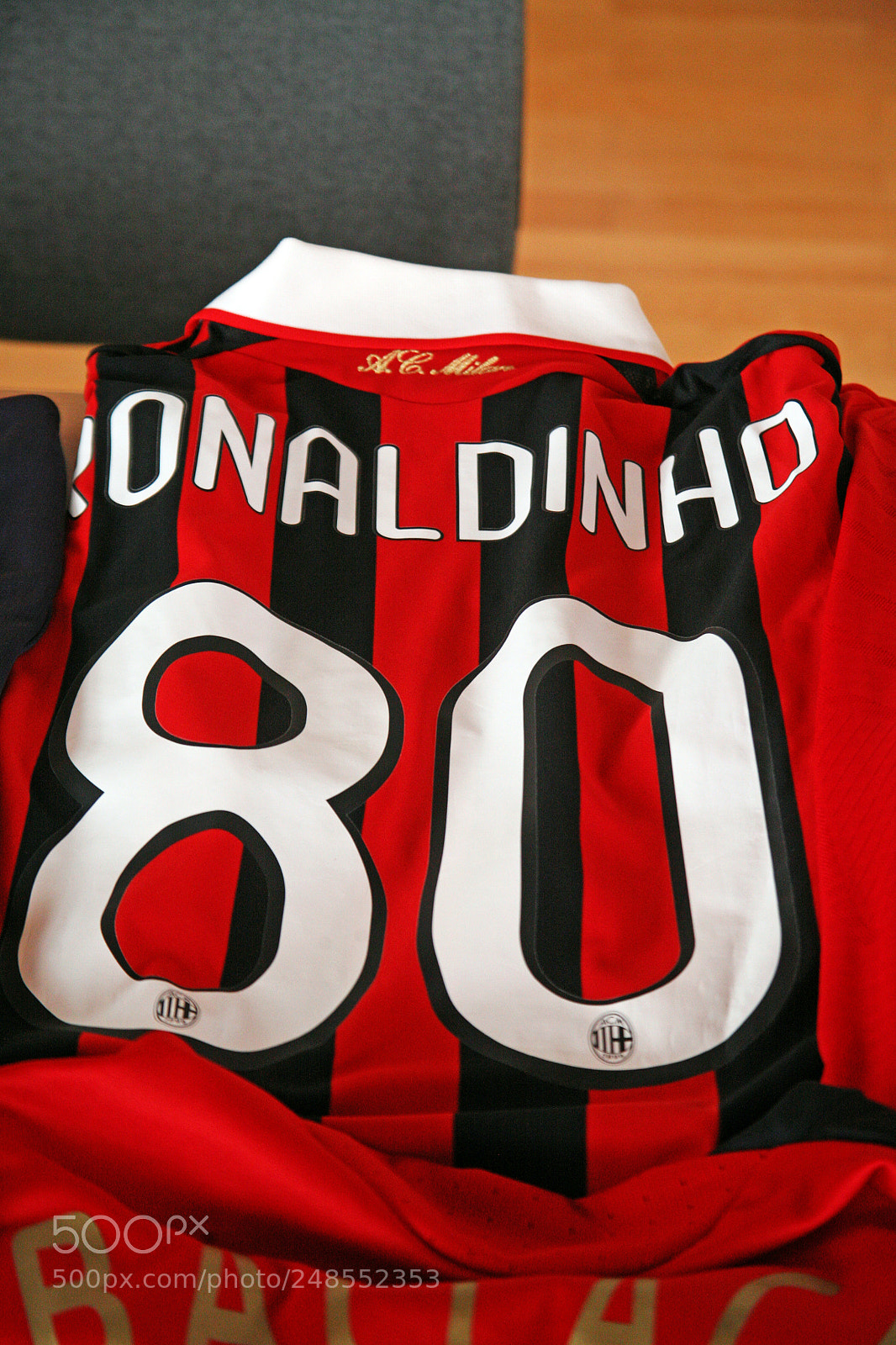 Canon EOS 5D sample photo. Ronaldinho original  football jersey,2 photography