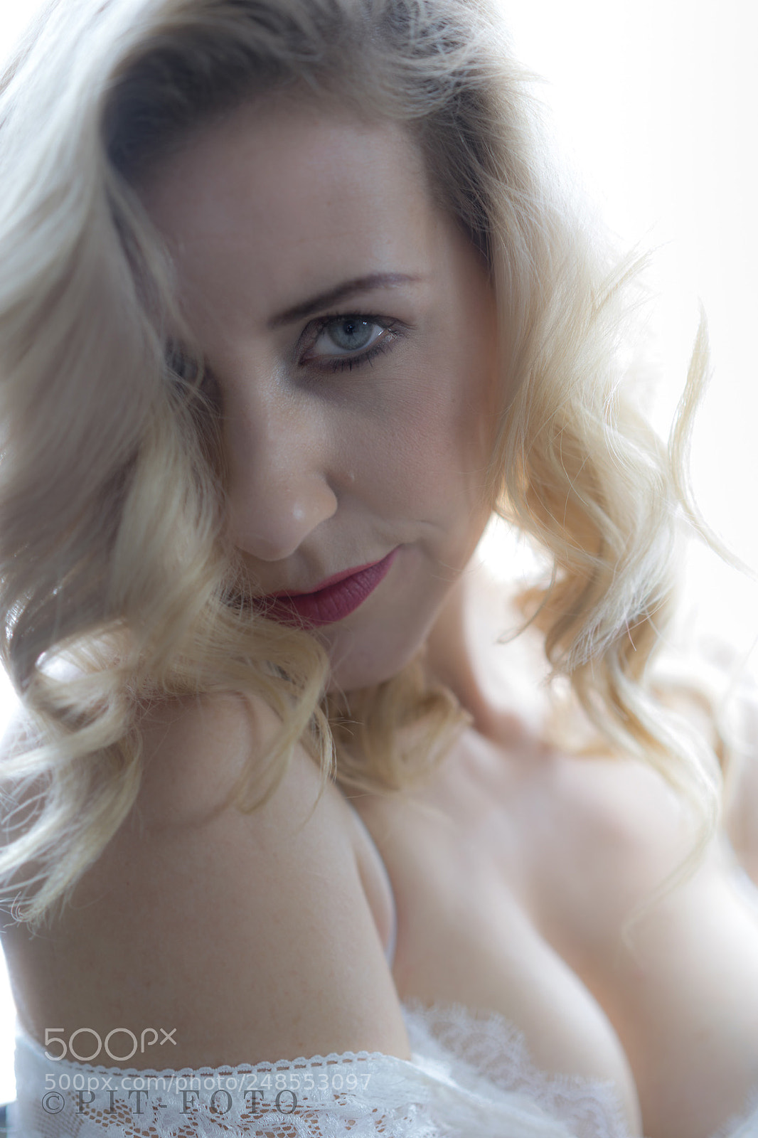 Sony a7 II sample photo. Gegenlicht portrait photography