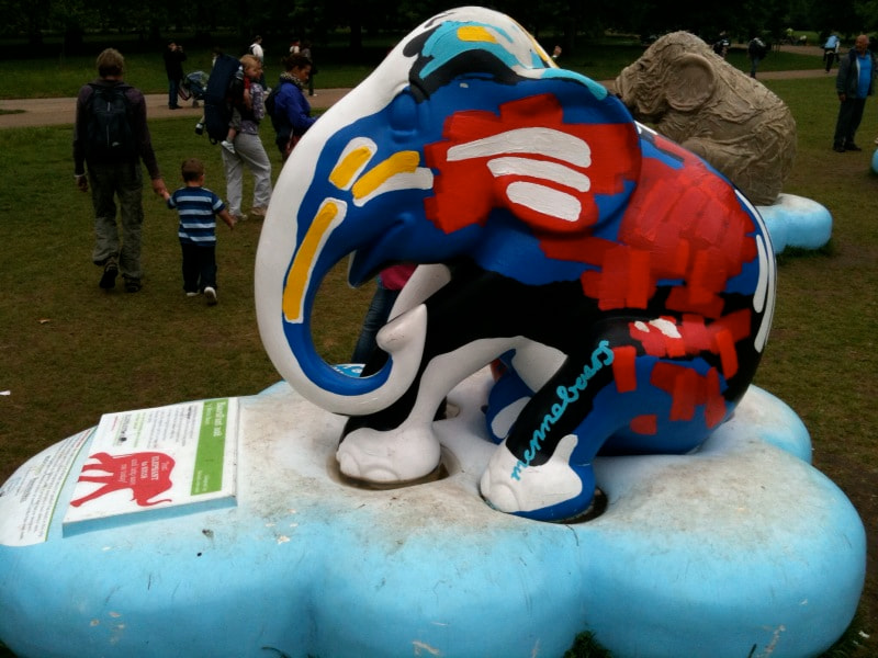 Apple iPhone 3GS sample photo. Elephant parade o photography