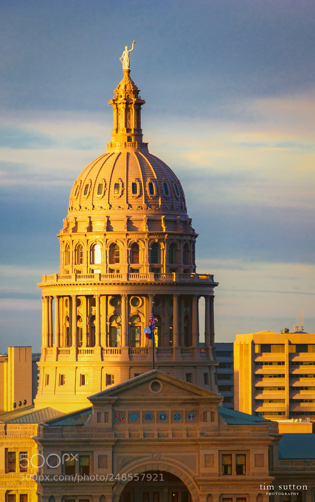 Sony ILCA-77M2 sample photo. Capital rotunda at sunset photography