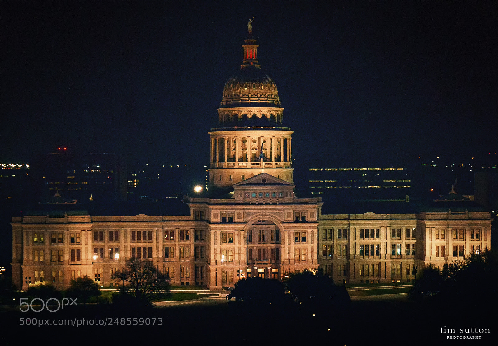 Sony SLT-A55 (SLT-A55V) sample photo. State capital at night photography