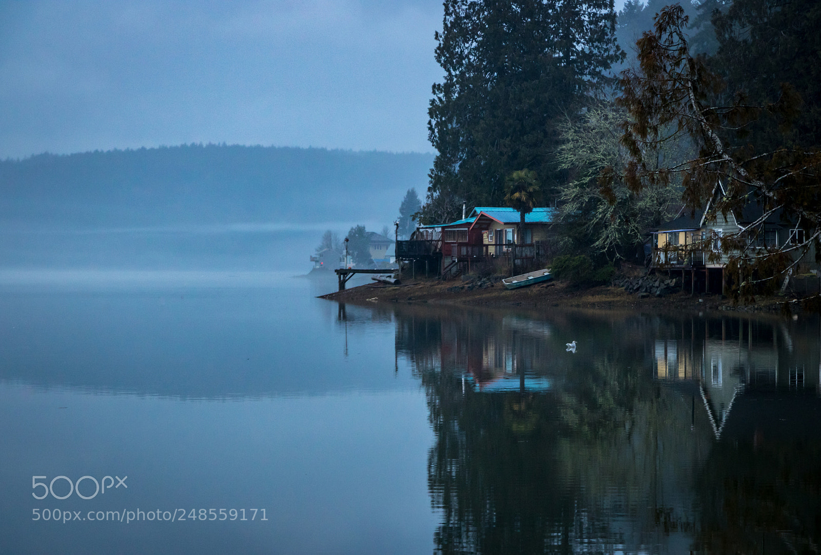 Canon EOS 750D (EOS Rebel T6i / EOS Kiss X8i) sample photo. Placid blue hour photography