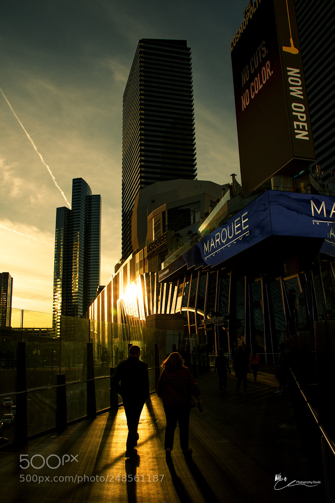 Canon EOS M6 sample photo. Las vegas street sunset photography