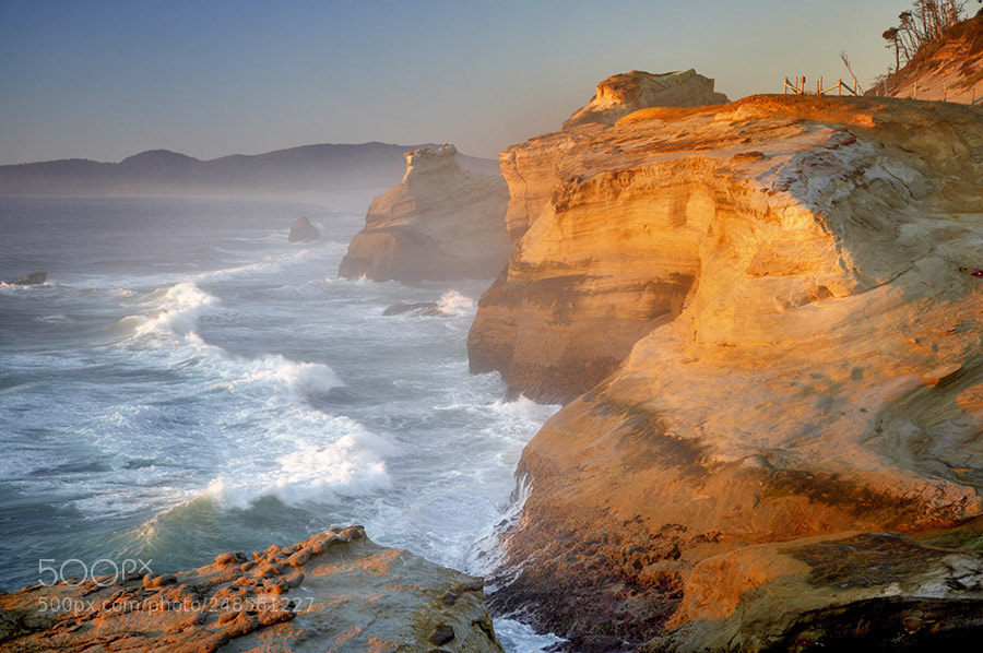Canon EOS-1Ds Mark II sample photo. Evening light and waves photography