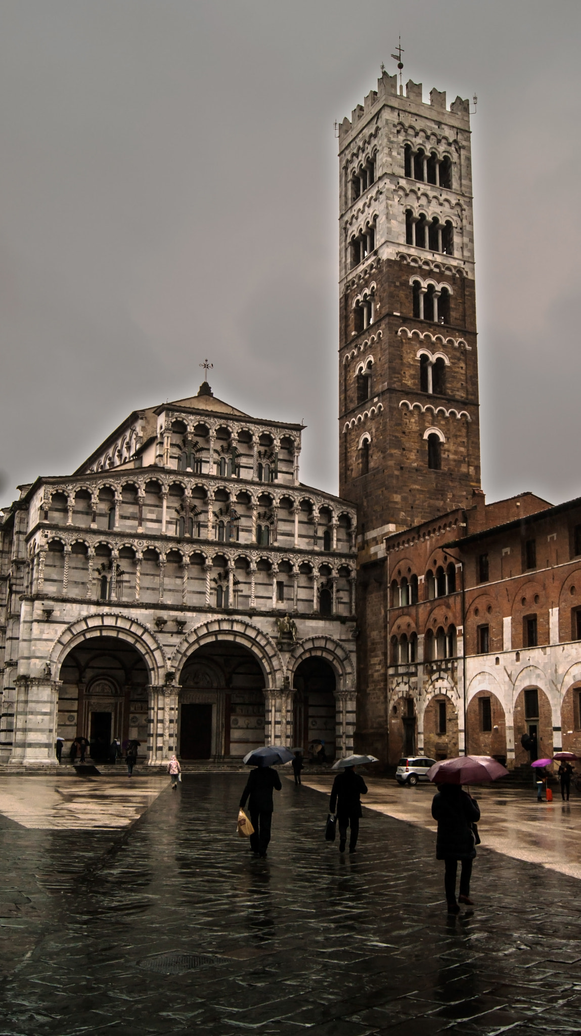 Sony Alpha DSLR-A380 sample photo. Duomo san martino photography