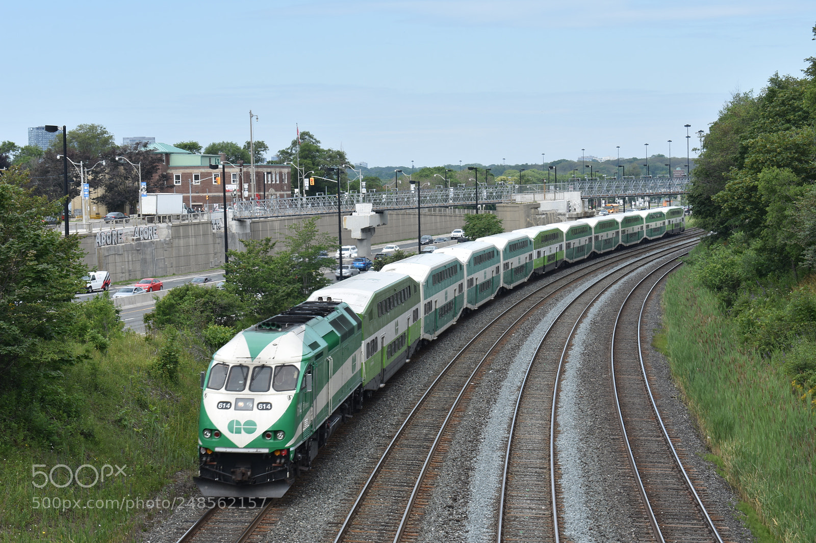Nikon D3400 sample photo. Go train rounding the photography