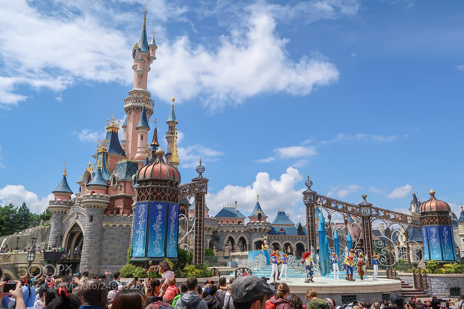 Canon PowerShot G7 X Mark II sample photo. Happiest place on earth!  photography