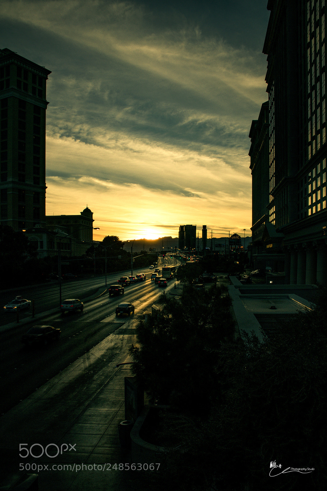 Canon EOS M6 sample photo. Las vegas street sunset photography