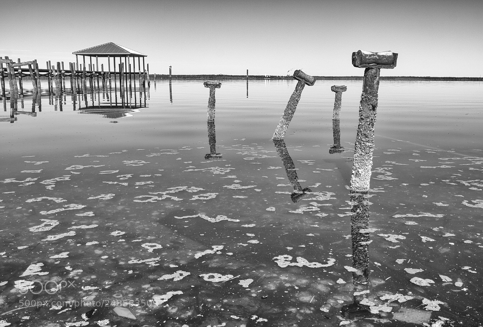 Canon EOS 750D (EOS Rebel T6i / EOS Kiss X8i) sample photo. Broken jetty photography