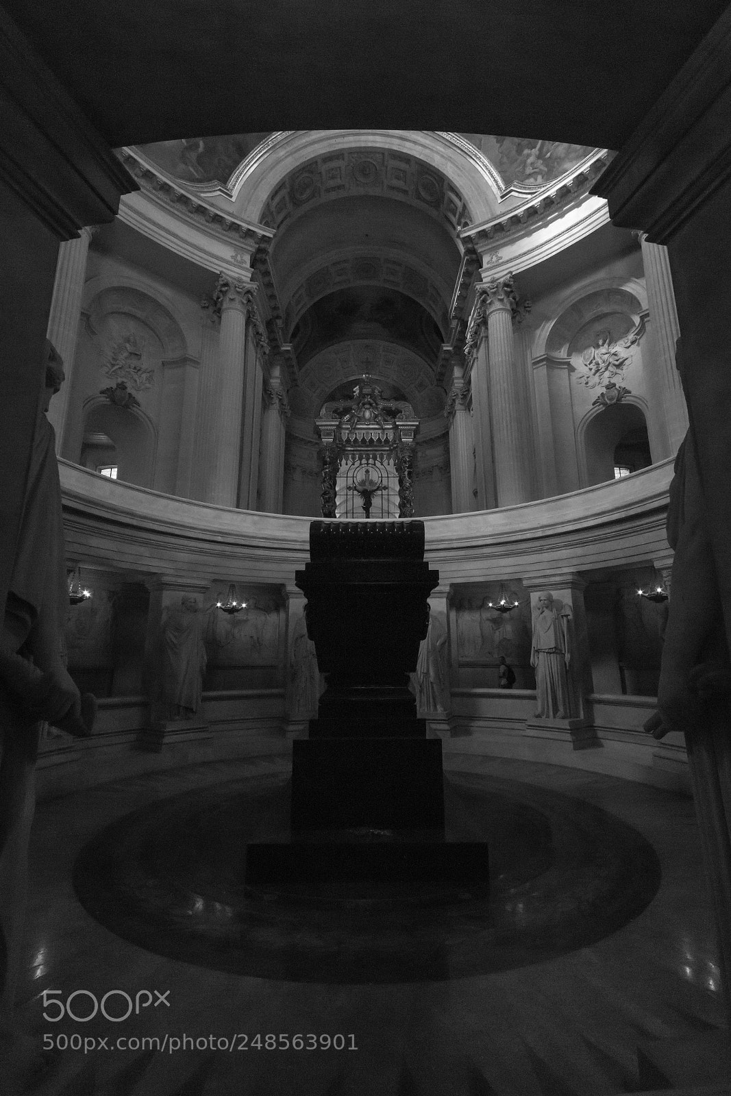 Canon EOS 600D (Rebel EOS T3i / EOS Kiss X5) sample photo. The tomb of napoleon photography
