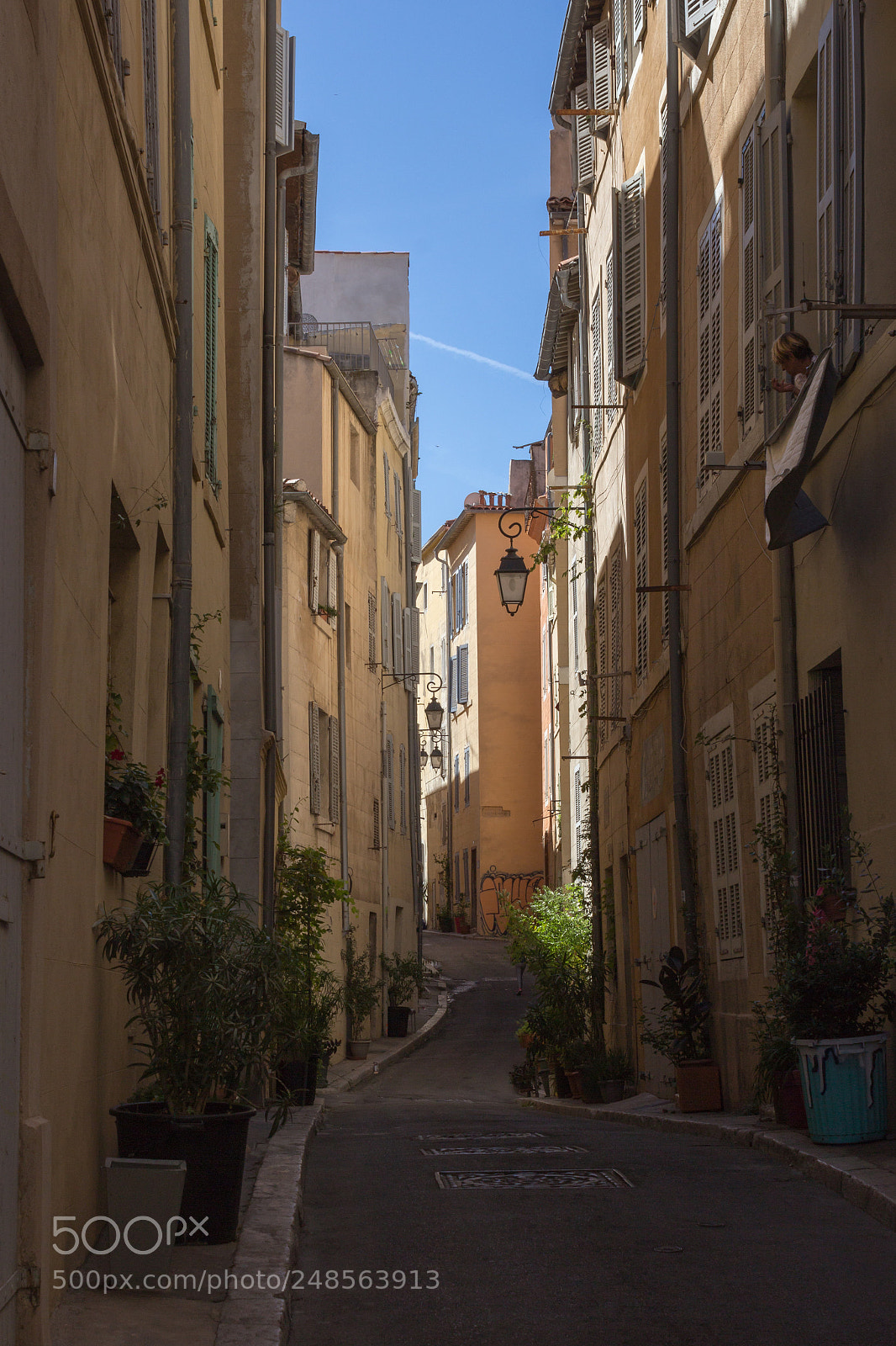 Canon EOS 600D (Rebel EOS T3i / EOS Kiss X5) sample photo. Marseille streets photography