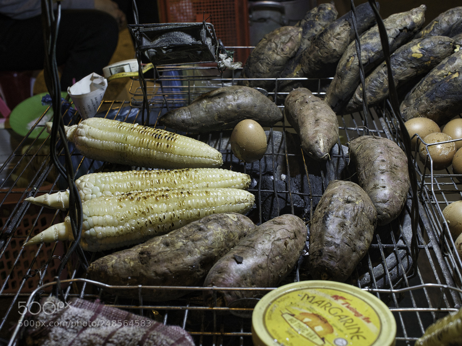Olympus OM-D E-M1 Mark II sample photo. Hot off the grill photography