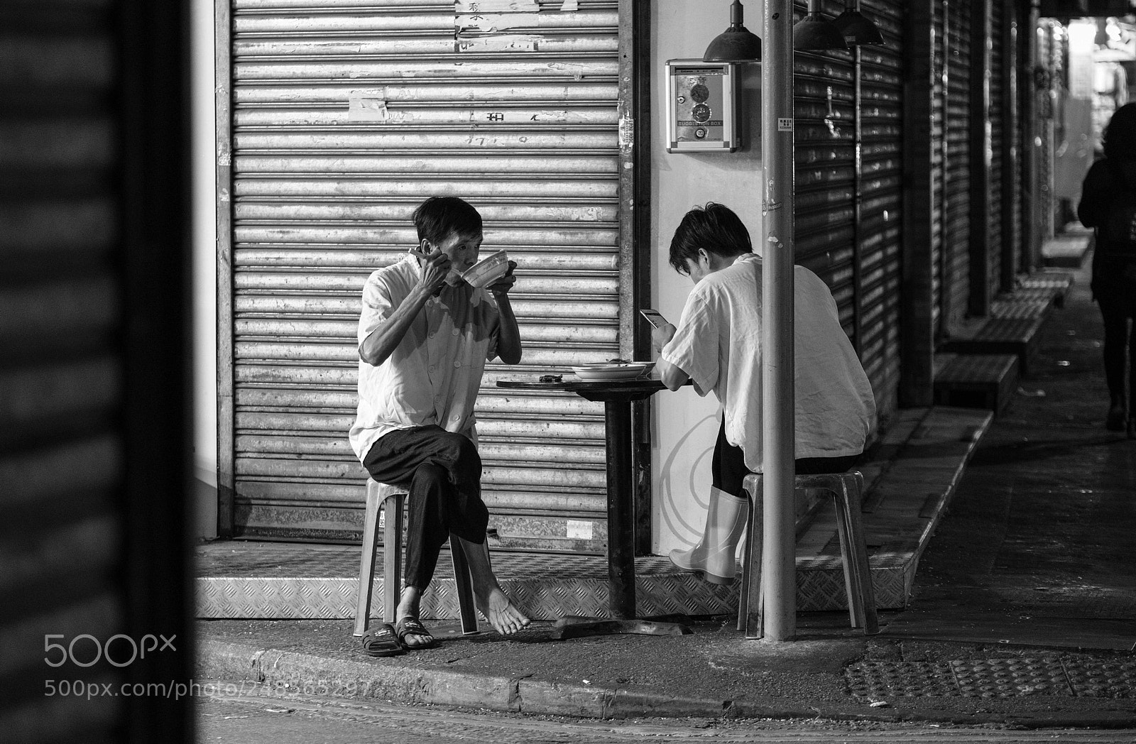 Fujifilm X-T2 sample photo. Midnight snack photography