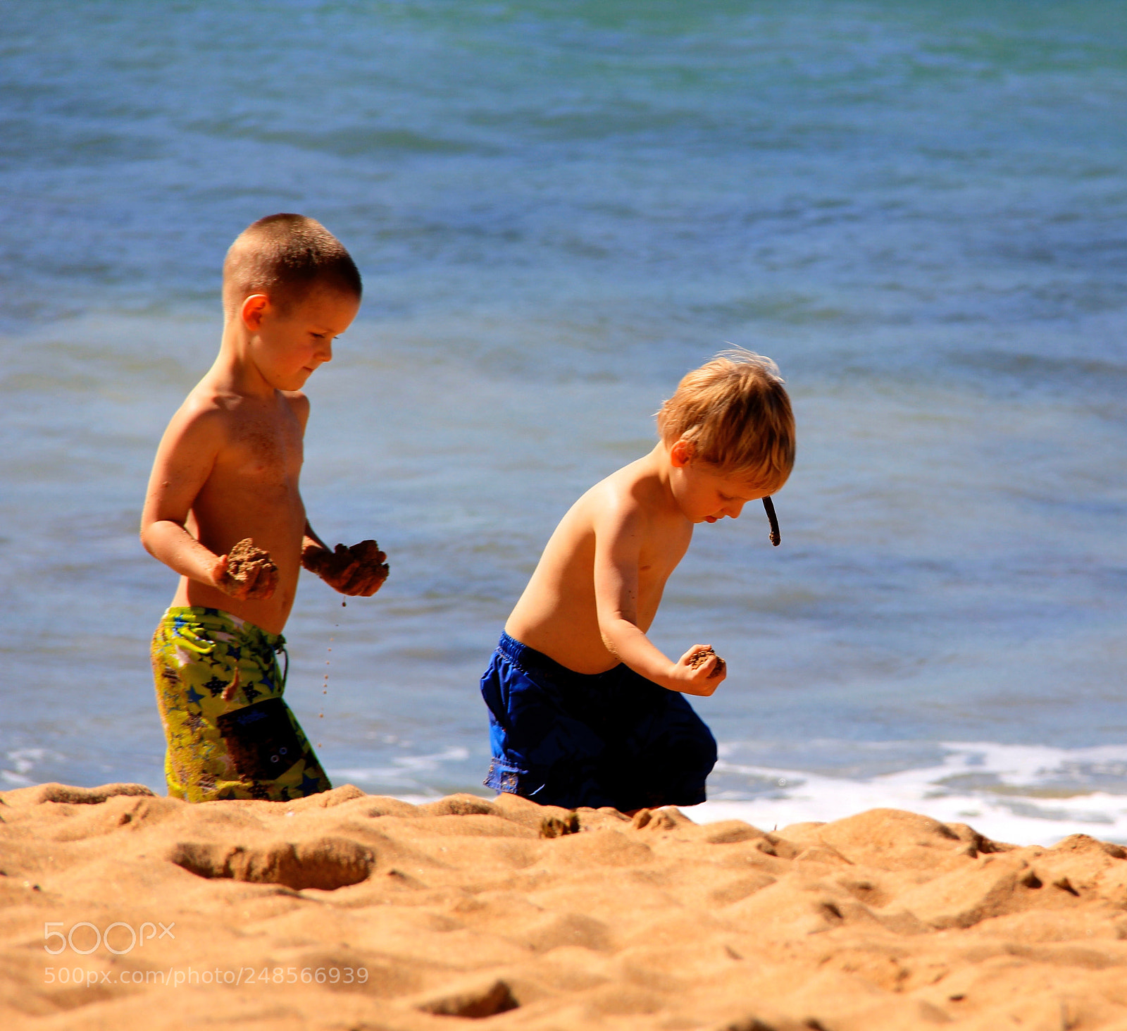 Canon EOS 60D sample photo. Handful of sand photography